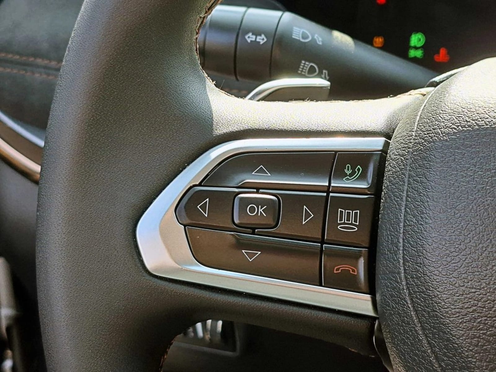 JEEP COMMANDER 1.3 LIMITED AT 2026 - Imagen 14 de 19