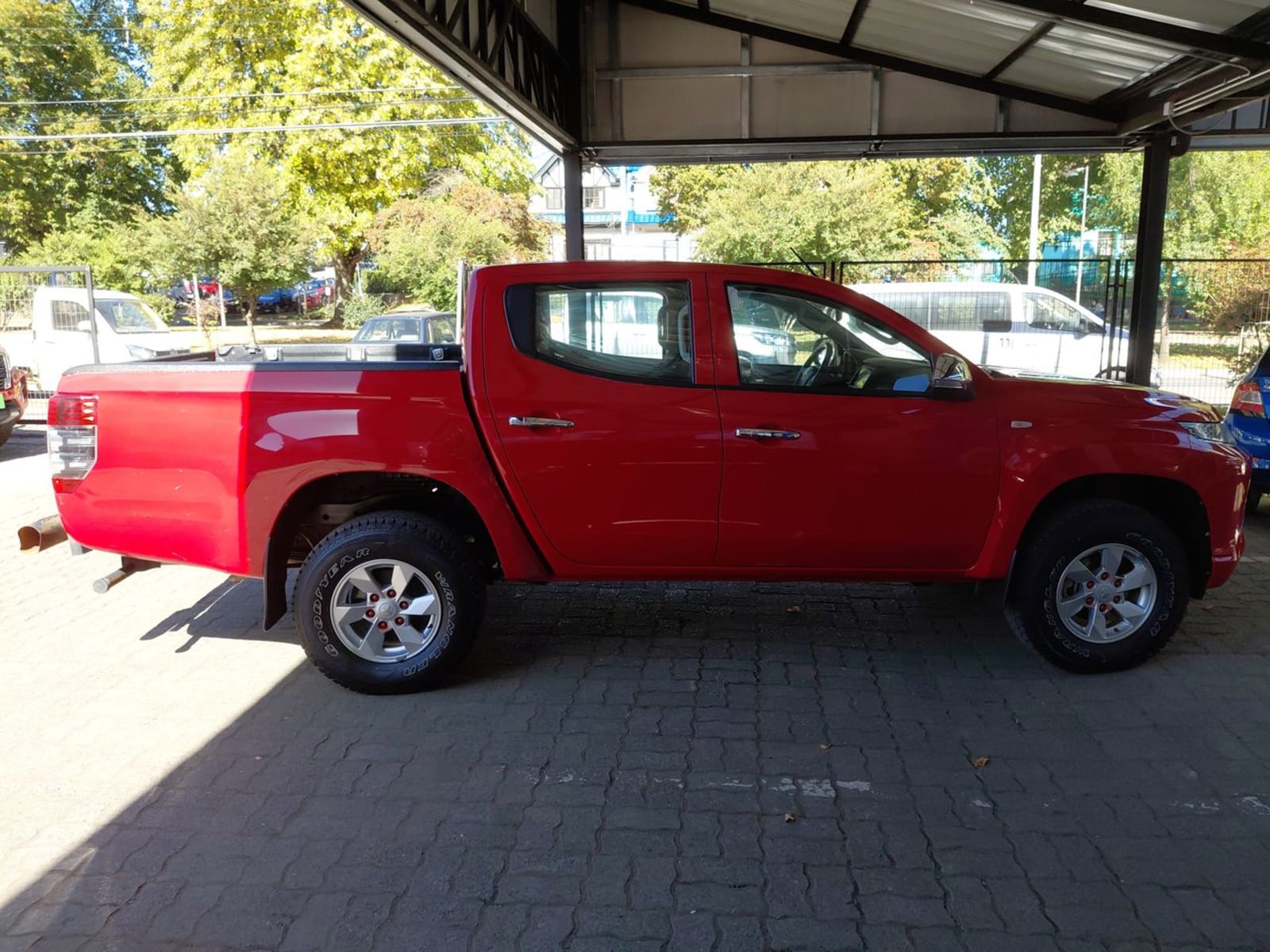 Mitsubishi L200 2.2 Katana Crt Diesel Dob. Cab. 4x4 Mt 4p 2024 - Imagen 8 de 8