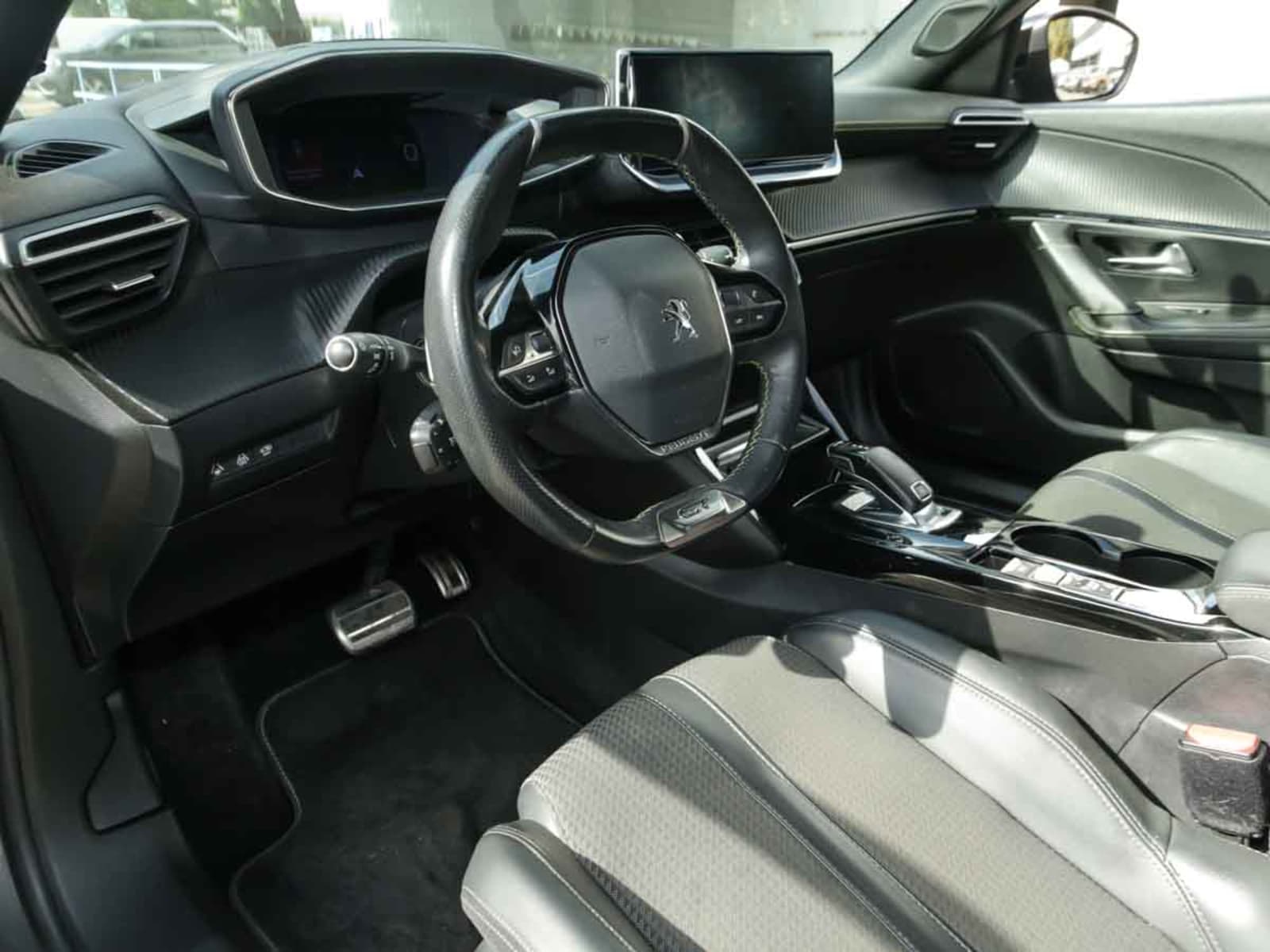 PEUGEOT 2008 MCA GT BLUEHDI 130 EAT8 2021 - Imagen 8 de 14