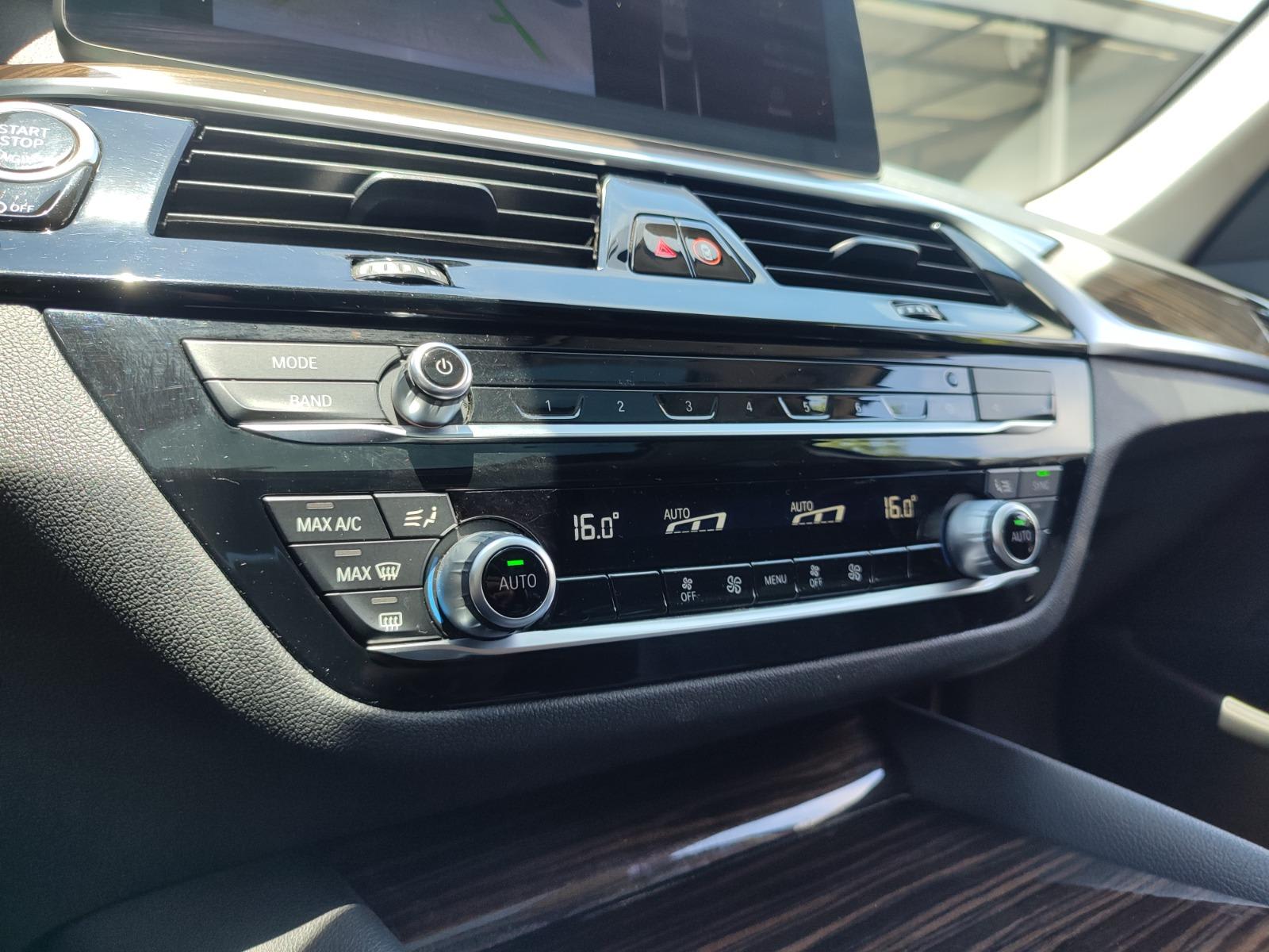 BMW 520D HERITAGE 2.0 AT 2022 - Imagen 12 de 16