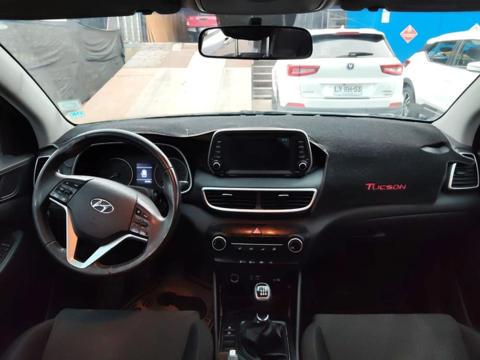 HYUNDAI TUCSON 2.0 VALUE 2WD FL MT 5P 2019 - Imagen 7 de 18