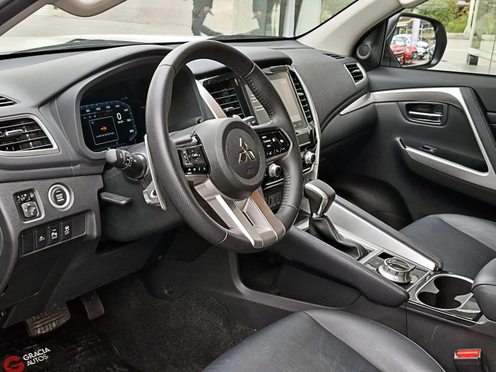 MITSUBISHI MONTERO SPORT 3.0 AT 4X4 2025 - Imagen 9 de 20