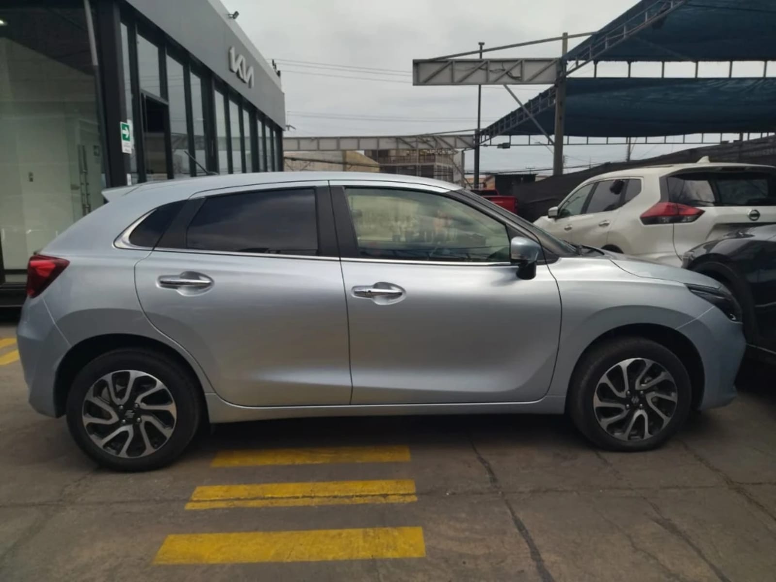SUZUKI BALENO 1.5 GLX 4X2 AT 5P 2025 - Imagen 7 de 20