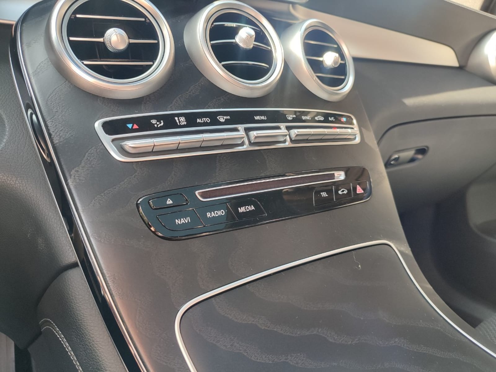 MERCEDES-BENZ GLC 300 4MATIC AUT 2018 - Imagen 15 de 18