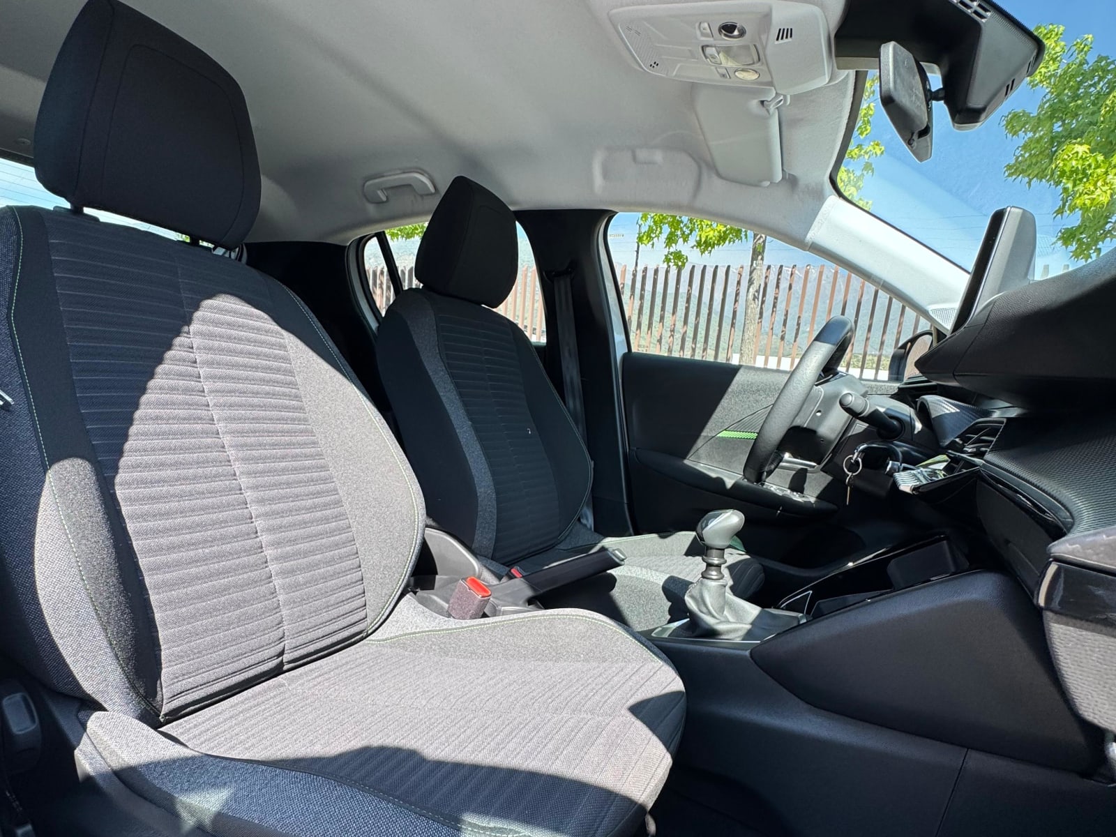 PEUGEOT 208 ALLURE PACK 2024 - Imagen 19 de 20