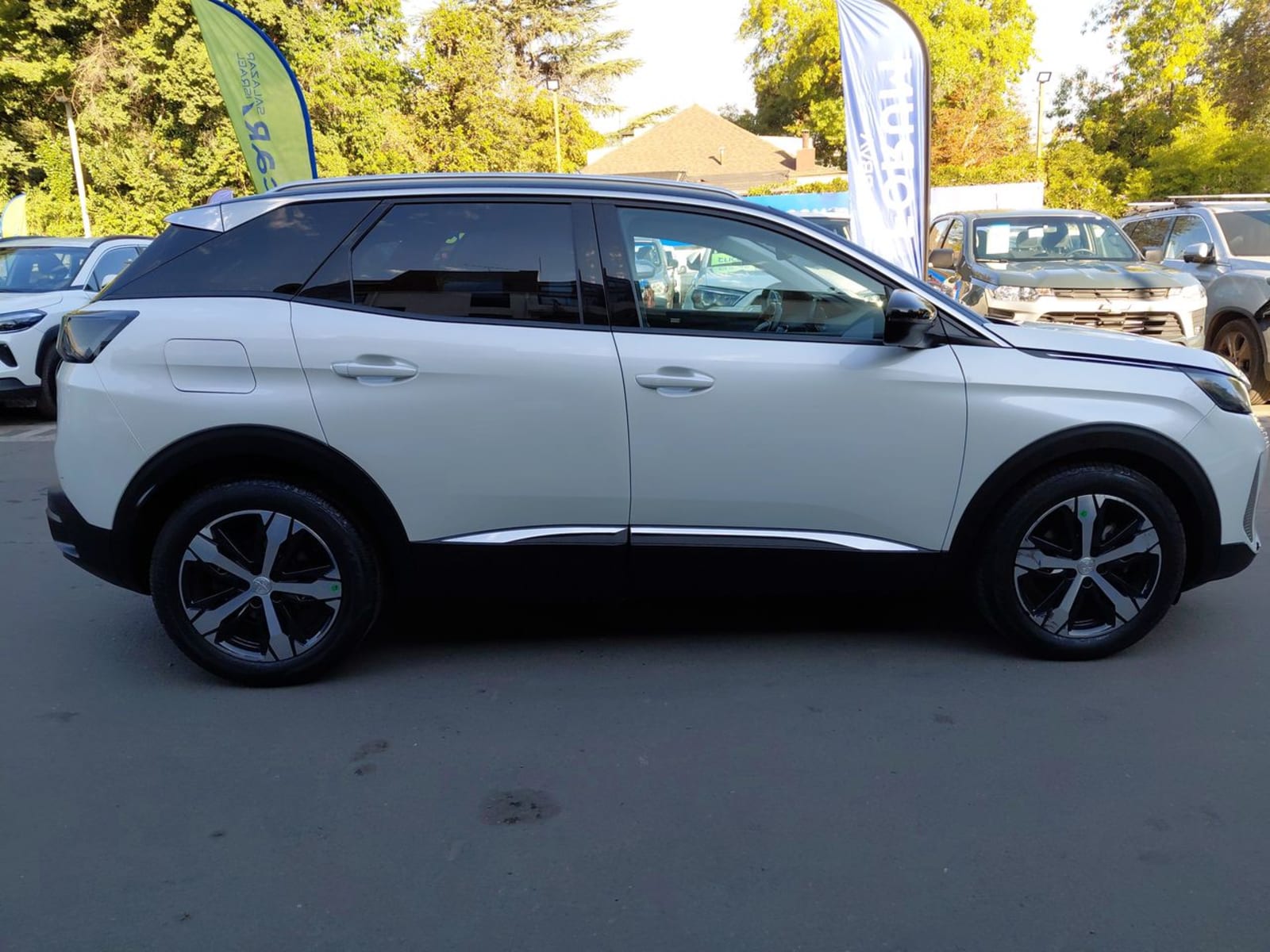 Peugeot 3008 1.5 Allure Pack Bluehdi 130 4x2 Eat8 5p 2022 - Imagen 8 de 8