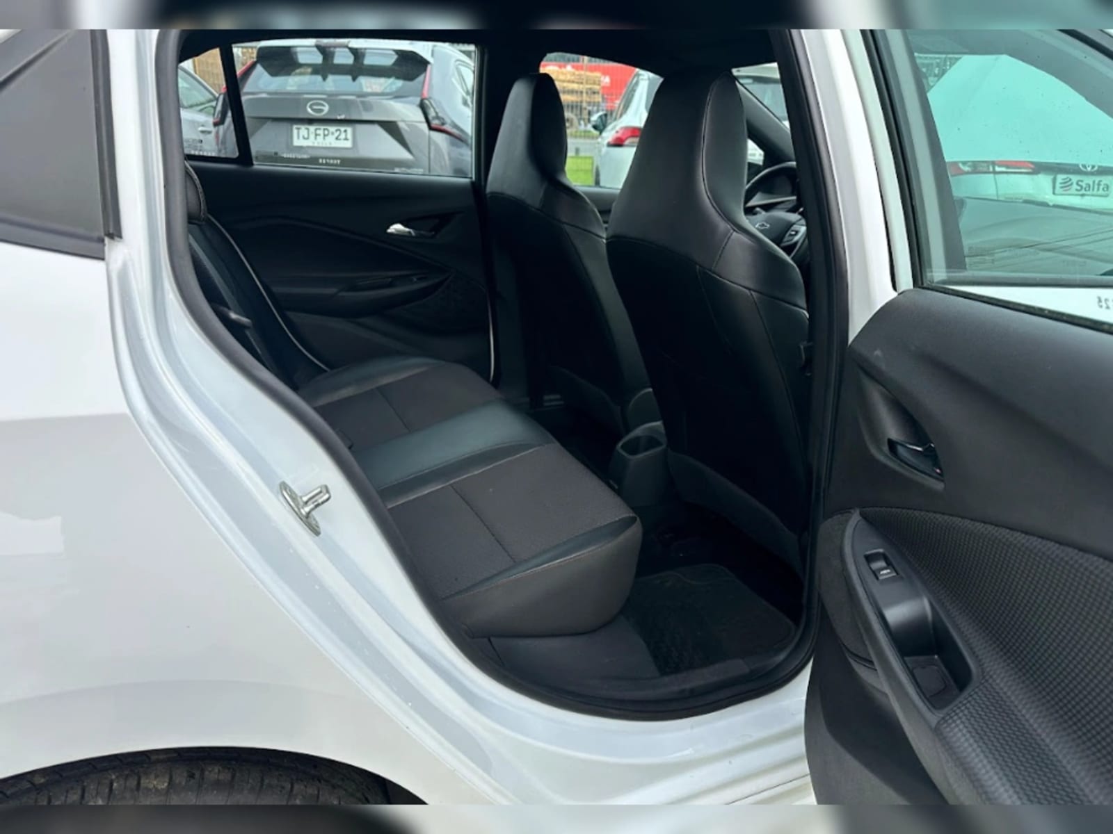 CHEVROLET ONIX 1.0T RS R 4X2 HB MT 5P 2024 - Imagen 13 de 20