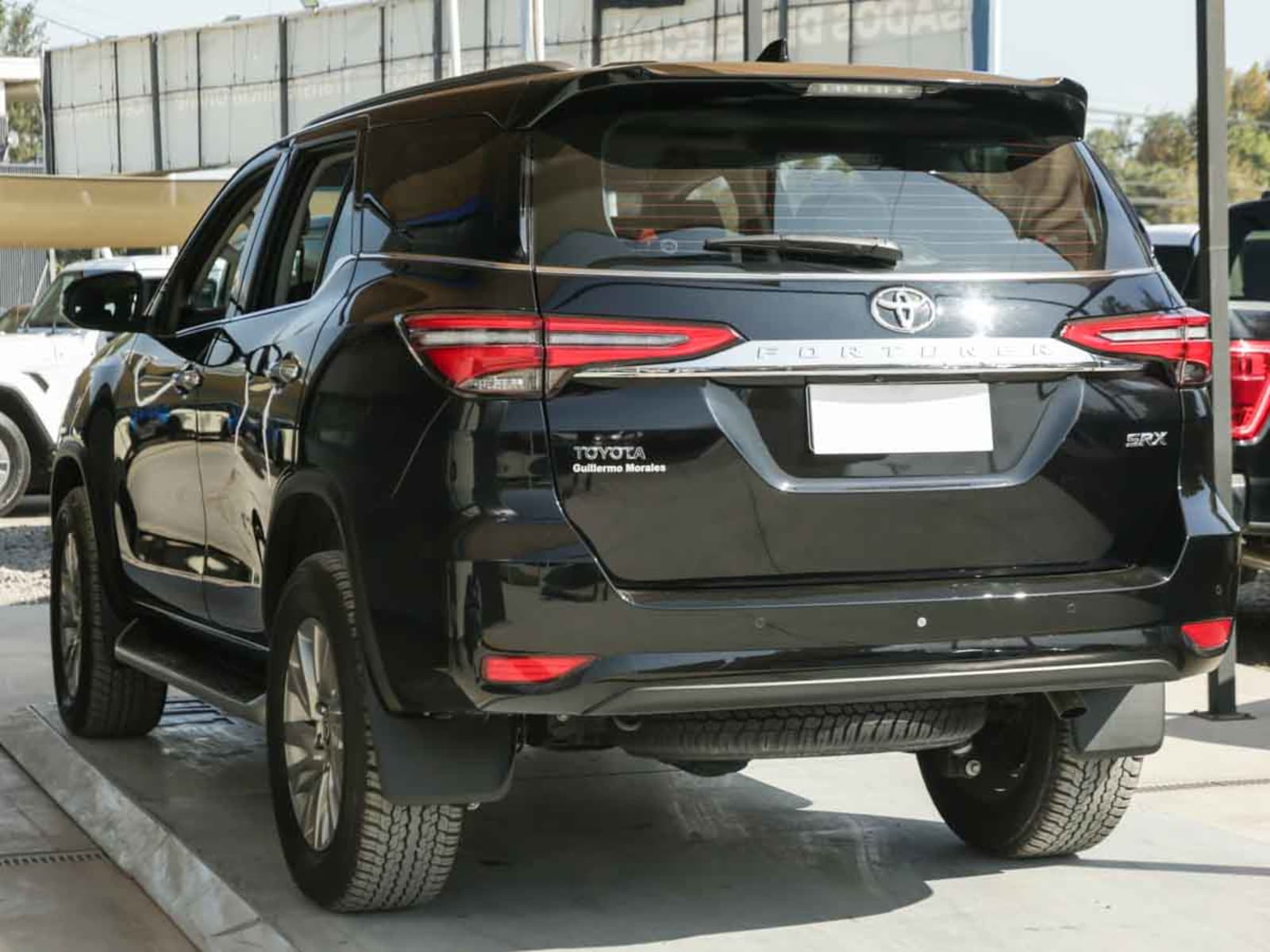 TOYOTA FORTUNER 4X4 5P 2.8 AUT 2023 - Imagen 4 de 15