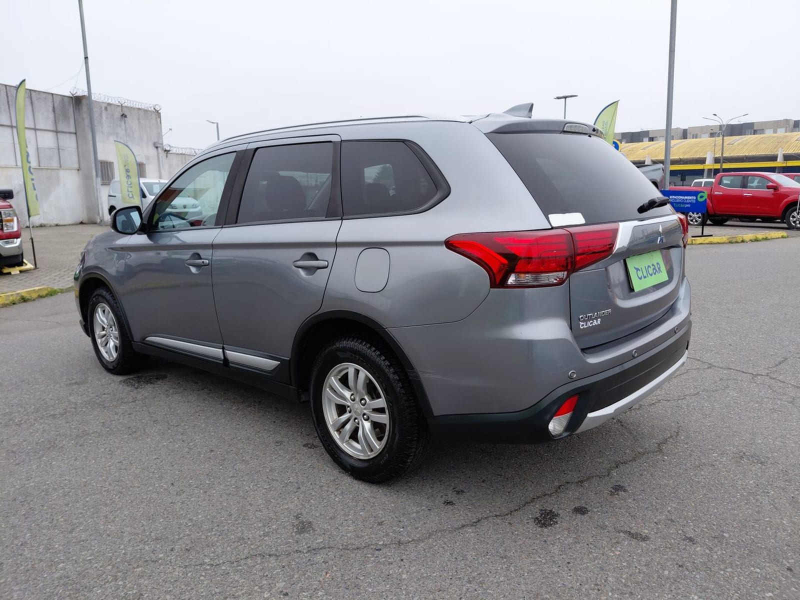 Mitsubishi Outlander 2.0 4x2 Mt 5p 2018 - Imagen 5 de 8