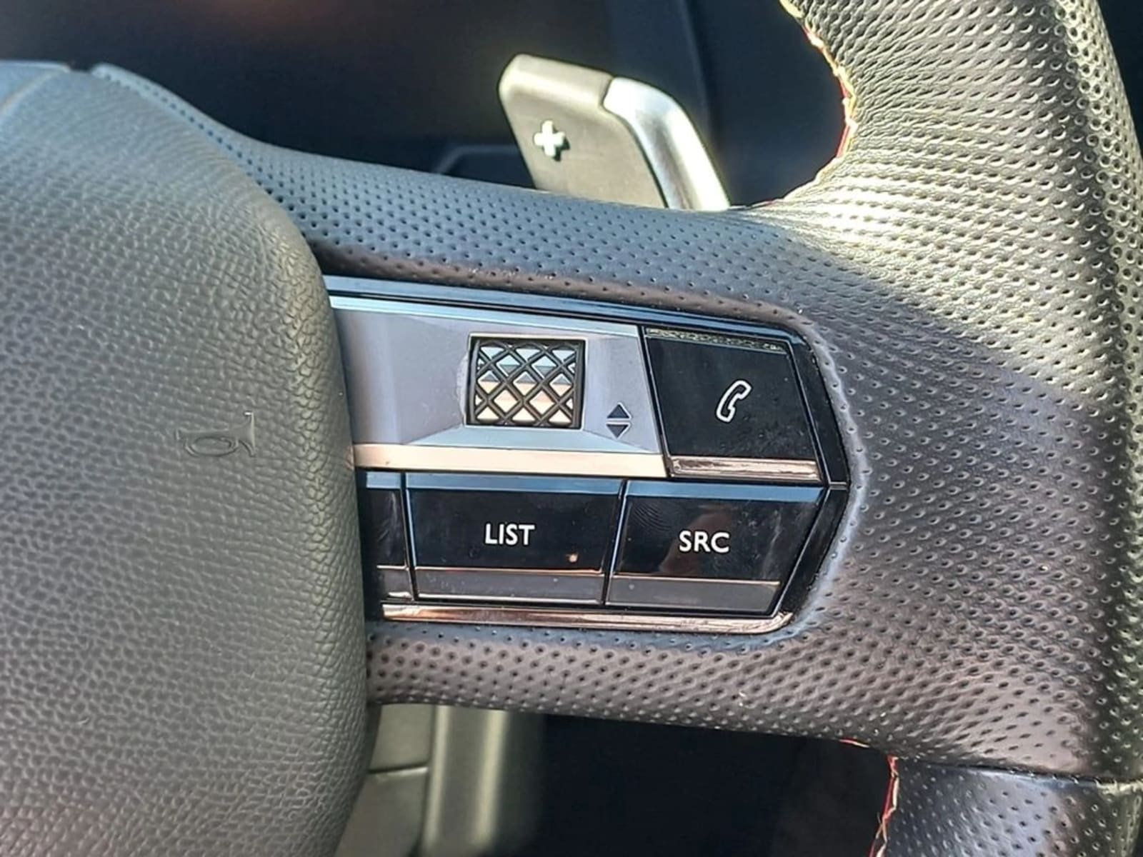 DS DS7 CROSSBACK 2.0 OPERA BLUEHDI 180 DIESEL 4X2 AT 5P 2023 - Imagen 19 de 20