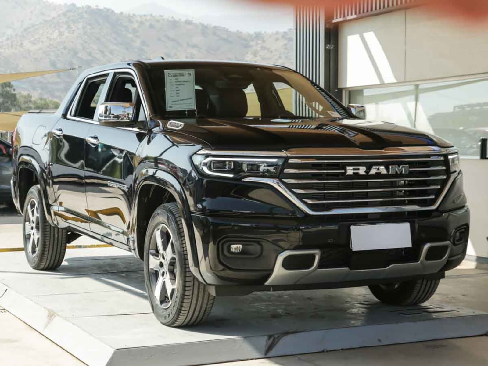 RAM RAMPAGE LARAMIE 2.2 DIESEL 200 HP 4X4 AT 2026 - Imagen 3 de 14