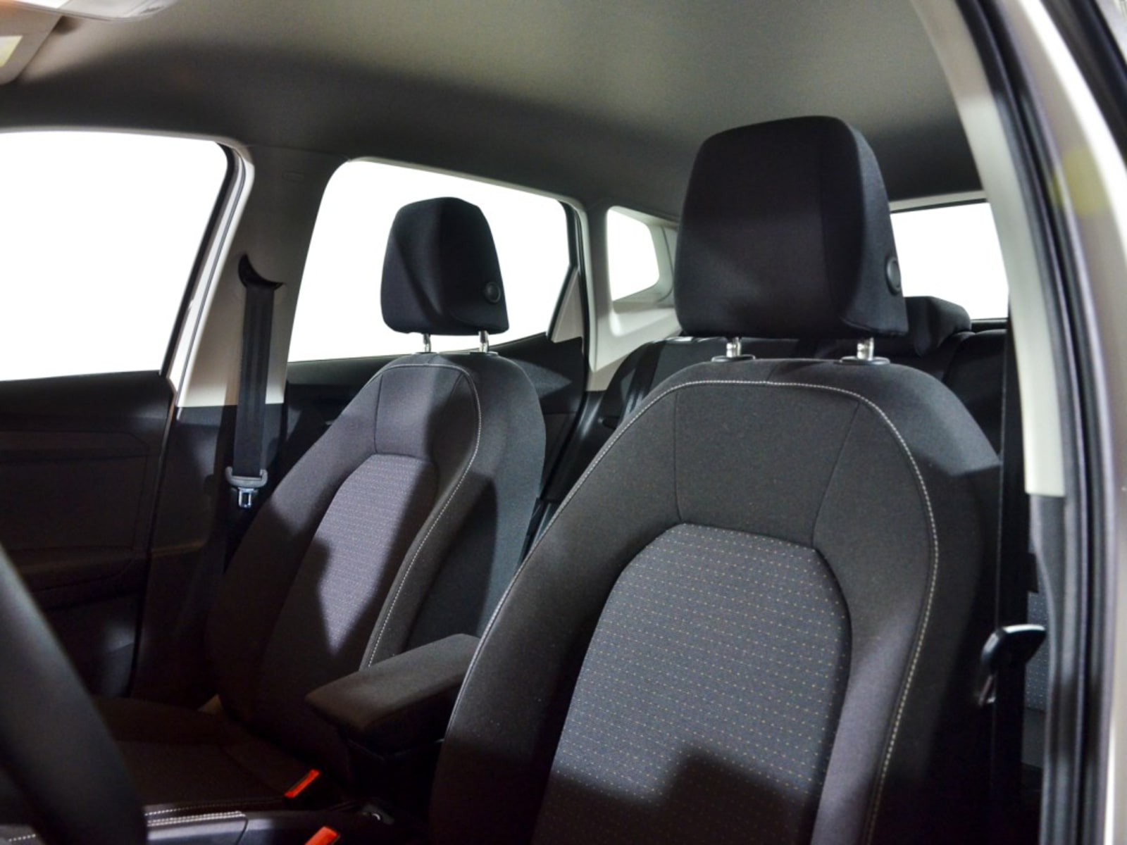 SEAT ARONA Style 1.0 TSI AT 2025 - Imagen 9 de 14