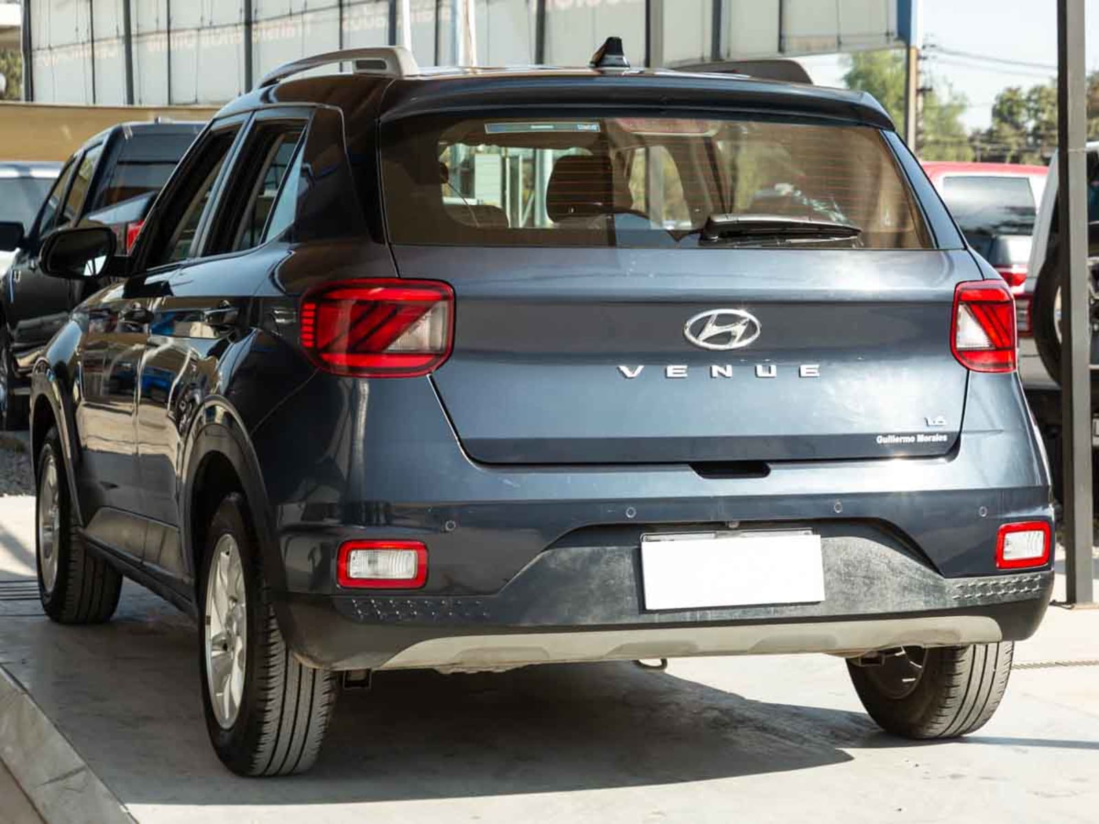 HYUNDAI VENUE QX 1.6 MT PLUS 2021 - Imagen 4 de 13