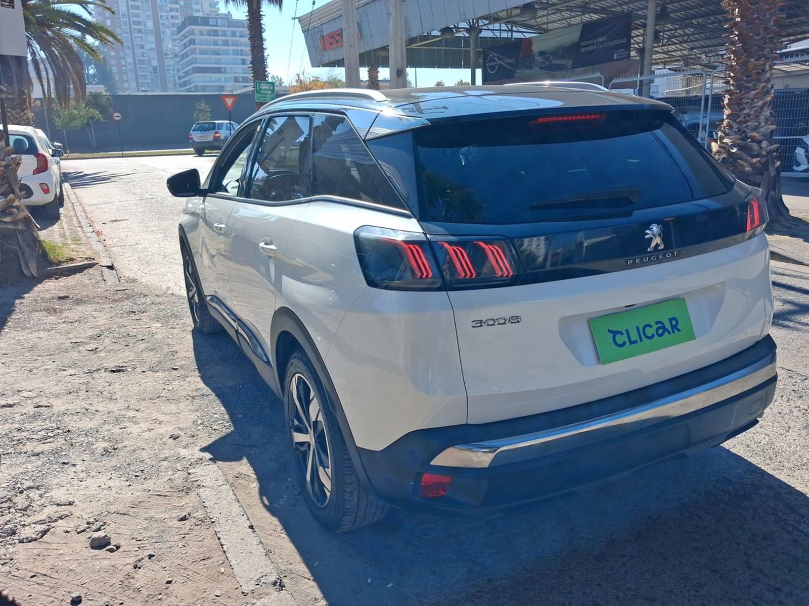 Peugeot 3008 1.5 Allure Pack Bluehdi 130 4x2 Eat8 5p 2024 - Imagen 5 de 8