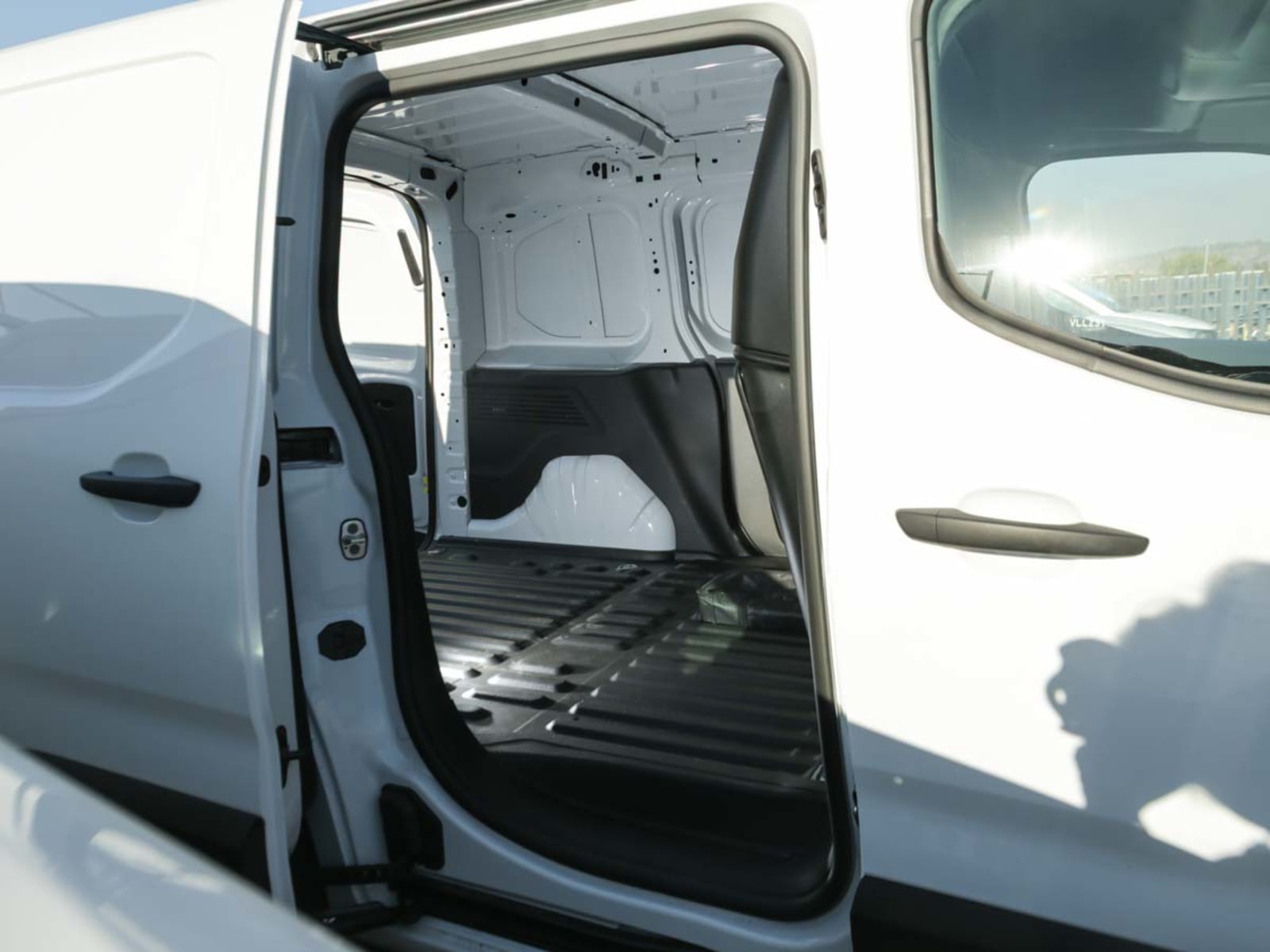 CITROEN BERLINGO MCA M DIESEL 100HP MT 2026 - Imagen 12 de 12