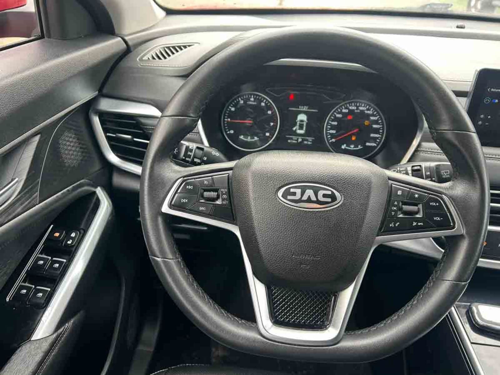 JAC JS8 LUXURY 1.5 2023 - Imagen 14 de 16