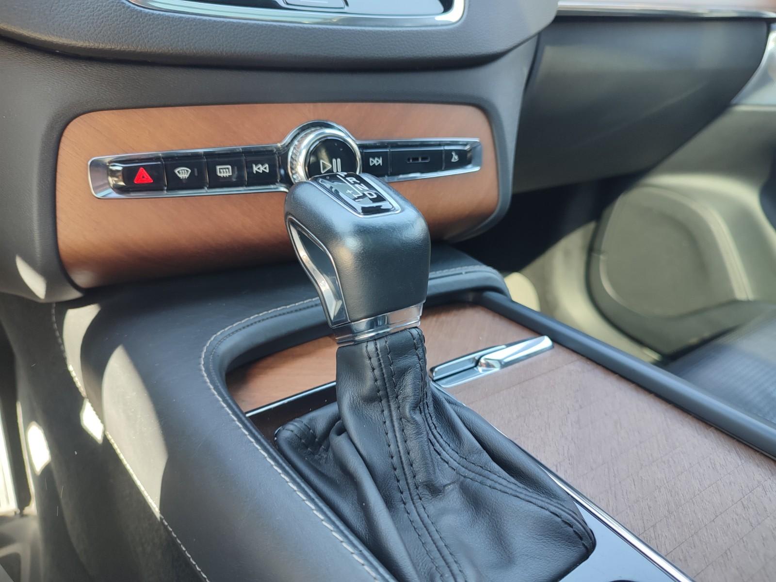VOLVO XC90 D5 INSCRIPTION PLUS 2.0 4WD 2019 - Imagen 15 de 19