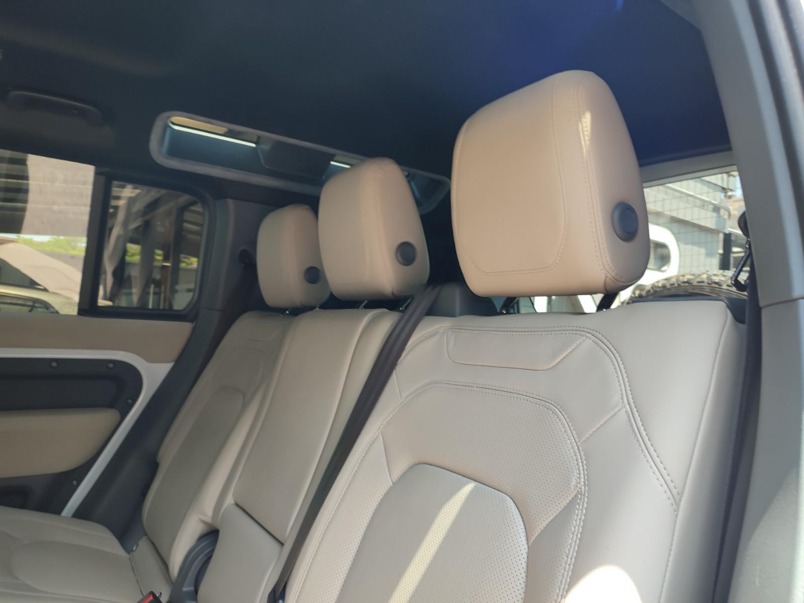 LAND ROVER DEFENDER 110 D250 S 4X4 3.0 AT 2022 - Imagen 17 de 19