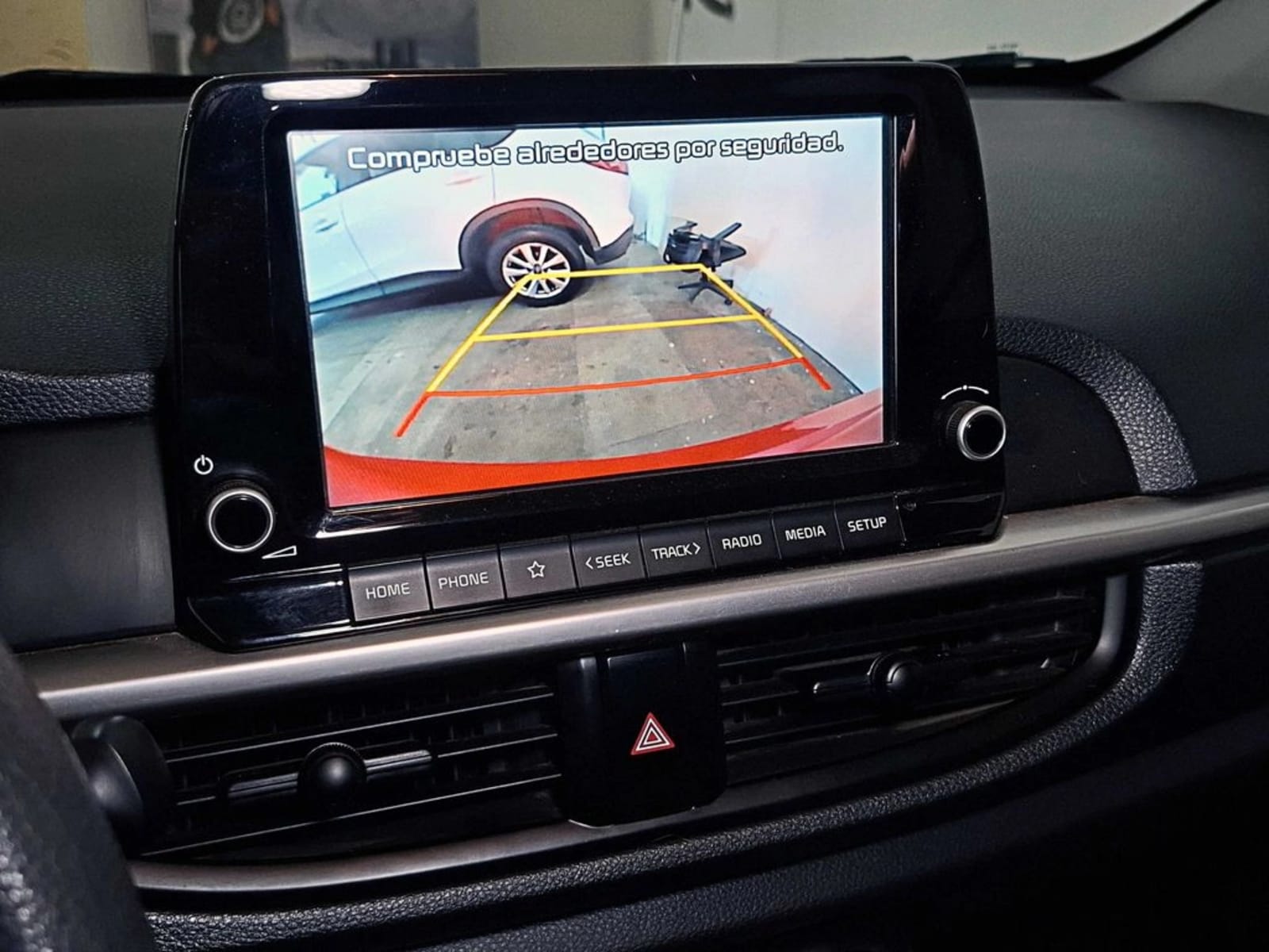KIA MORNING 1.0 4X2 MT 5P 2021 - Imagen 16 de 18
