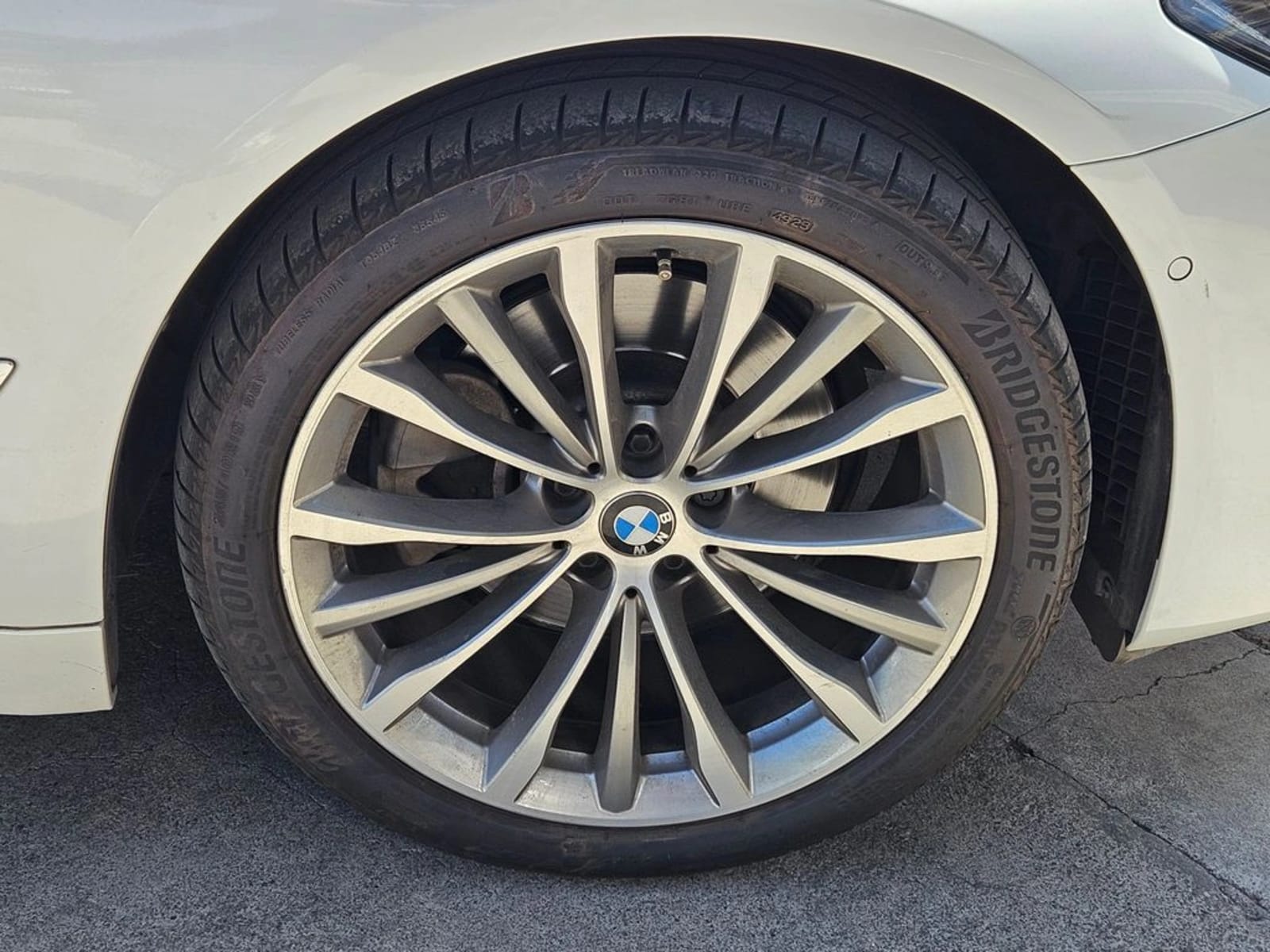 BMW 520 DIESEL 2.0 HERITAGE LCI AT 4P R 2022 - Imagen 9 de 20