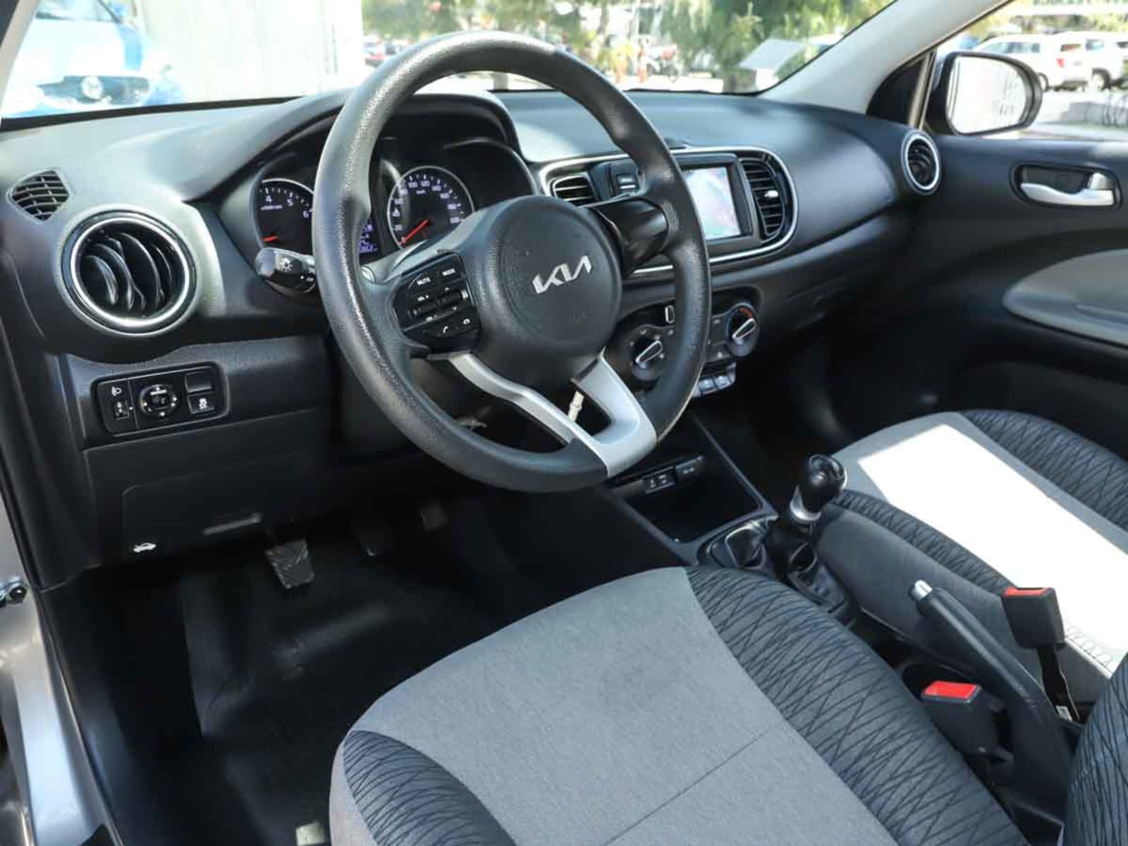 KIA MOTORS SOLUTO LX 1.4 2023 - Imagen 8 de 13