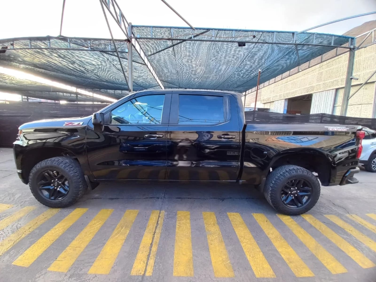 CHEVROLET SILVERADO 5.3 LT TRAILBOSS Z71 4X4 AT 4P 2022 - Imagen 9 de 20