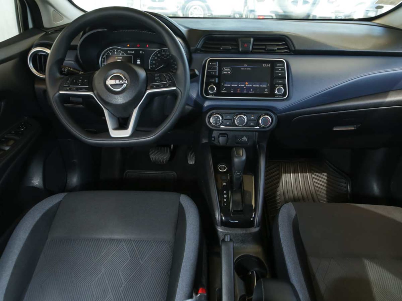 NISSAN VERSA ADVANCE 1.6 AUT 2024 - Imagen 12 de 13
