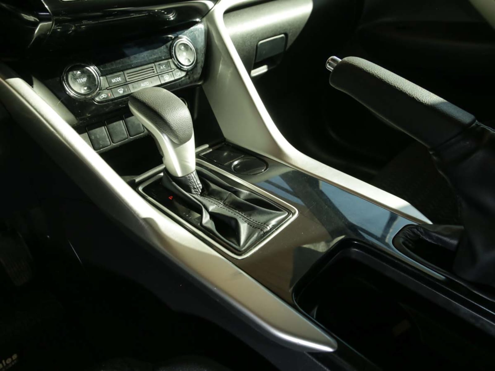 MITSUBISHI ECLIPSE CROSS RX 1.5 4X2 AT 2023 - Imagen 9 de 13