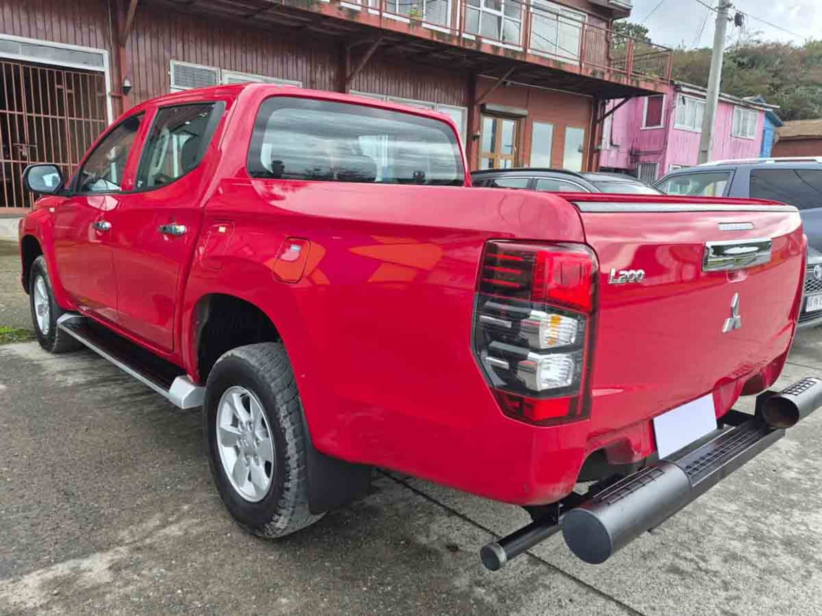 MITSUBISHI L-200 NEW KATANA CR MEC 4X2 TD E5 2024 - Imagen 4 de 11