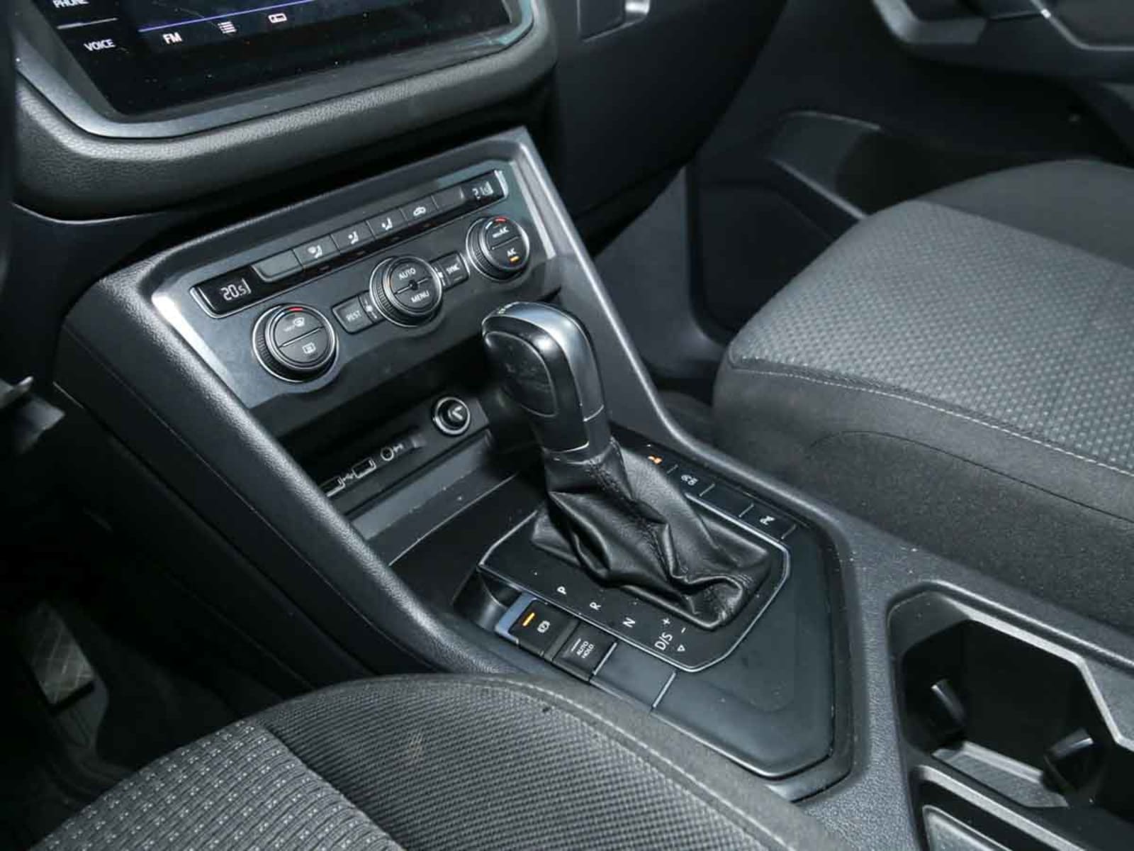 VOLKSWAGEN TIGUAN FULL 2018 - Imagen 9 de 13
