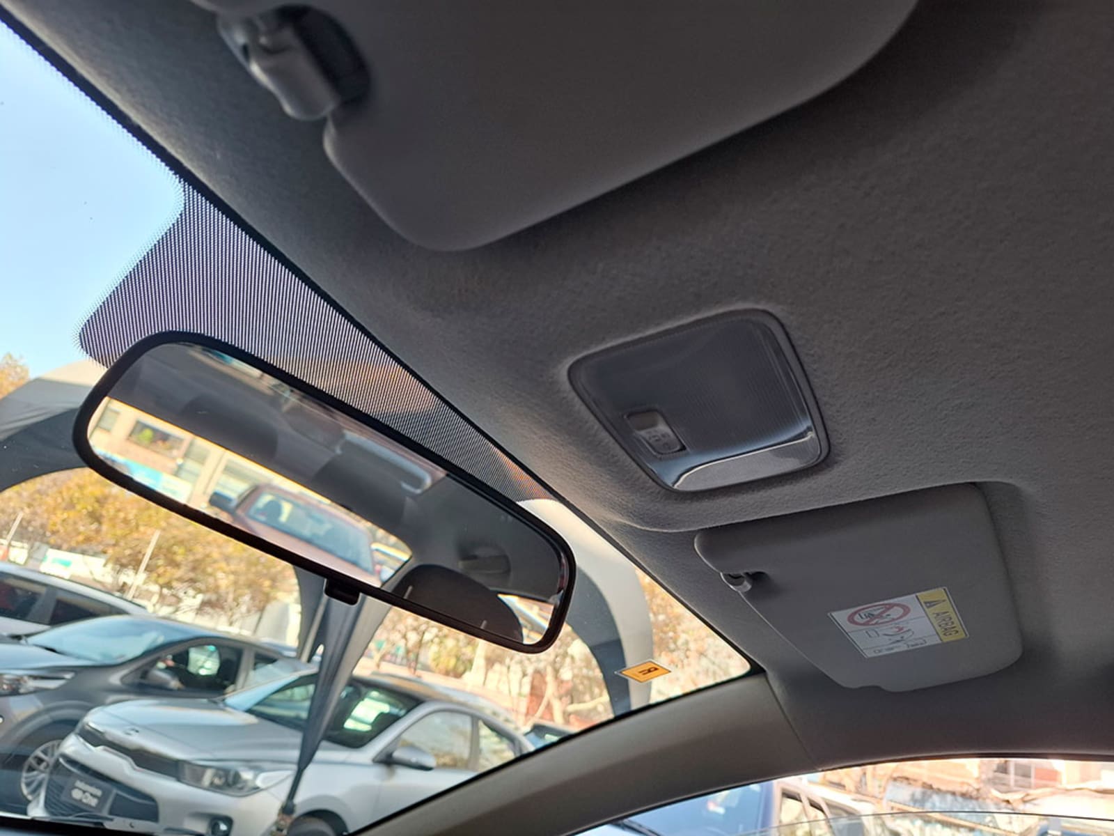 KIA SOLUTO LX 1.4L 5MT G LL 2026 - Imagen 17 de 20
