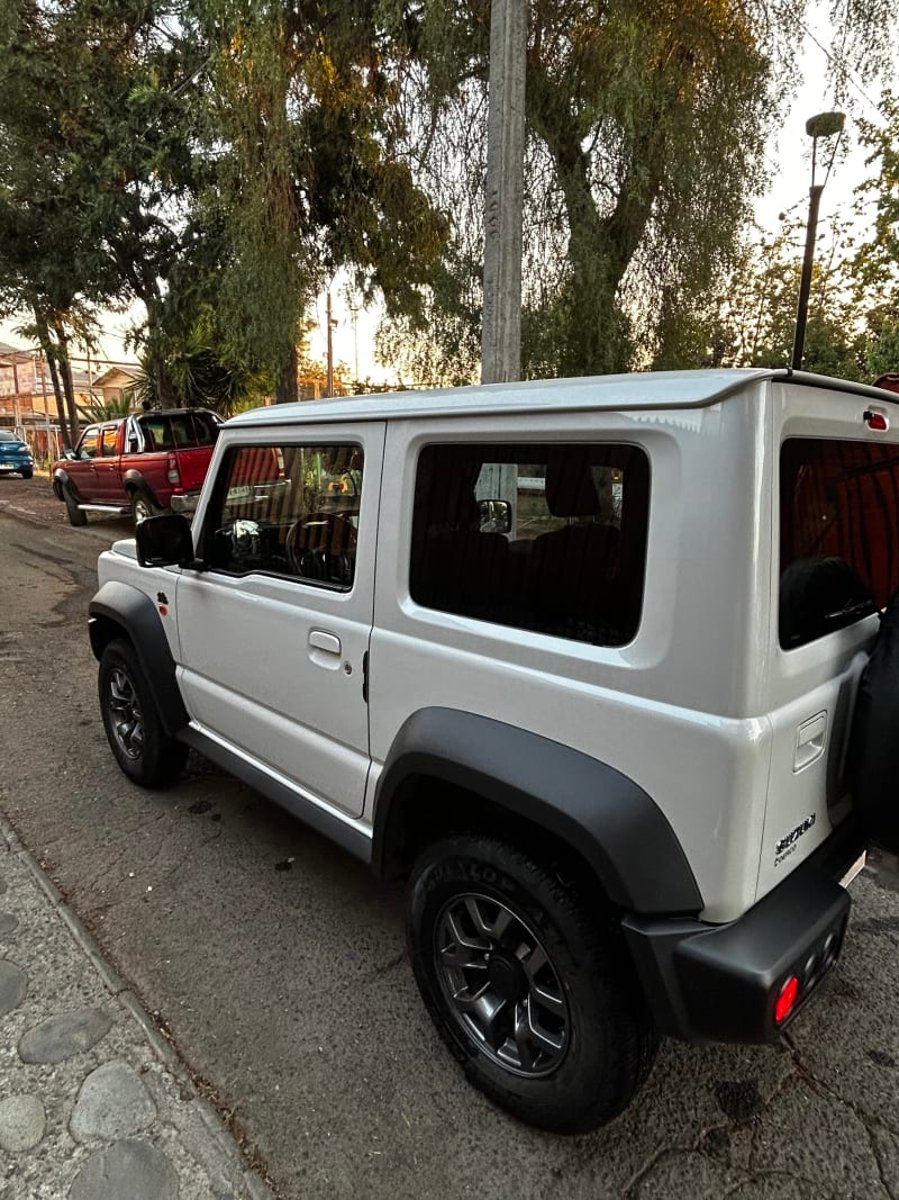 Suzuki Jimny 2025 - Imagen 4 de 8