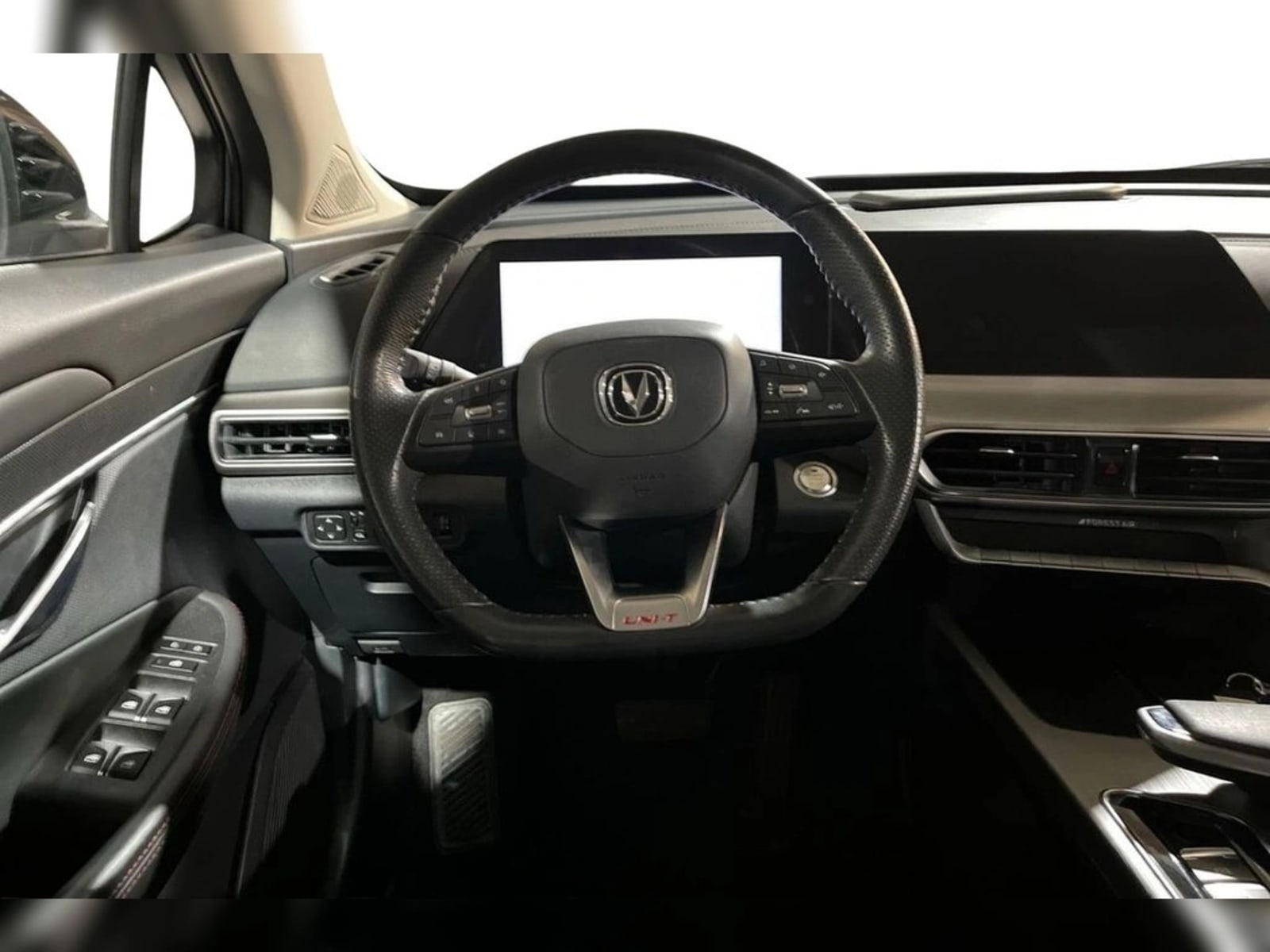 CHANGAN UNI-T 1.5 ELITE AT 2024 - Imagen 11 de 17