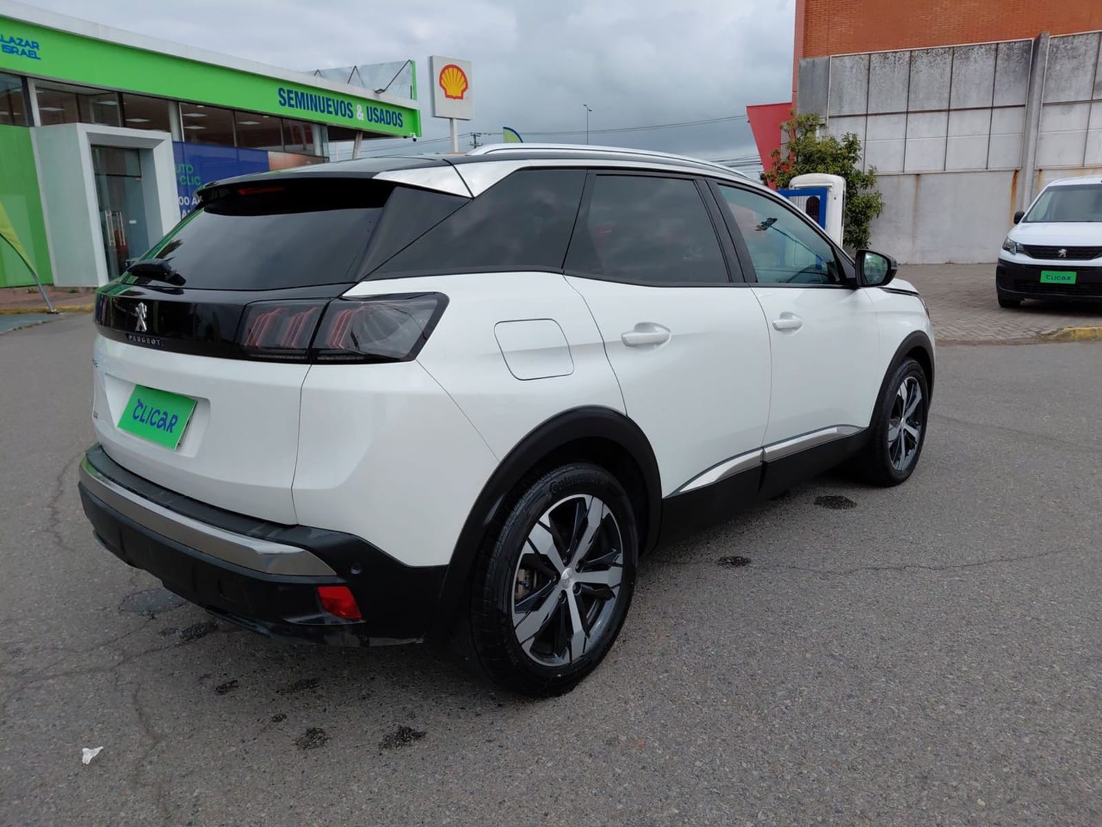 Peugeot 3008 1.5 Allure Pack Bluehdi 130 4x2 Eat8 5p 2024 - Imagen 7 de 8