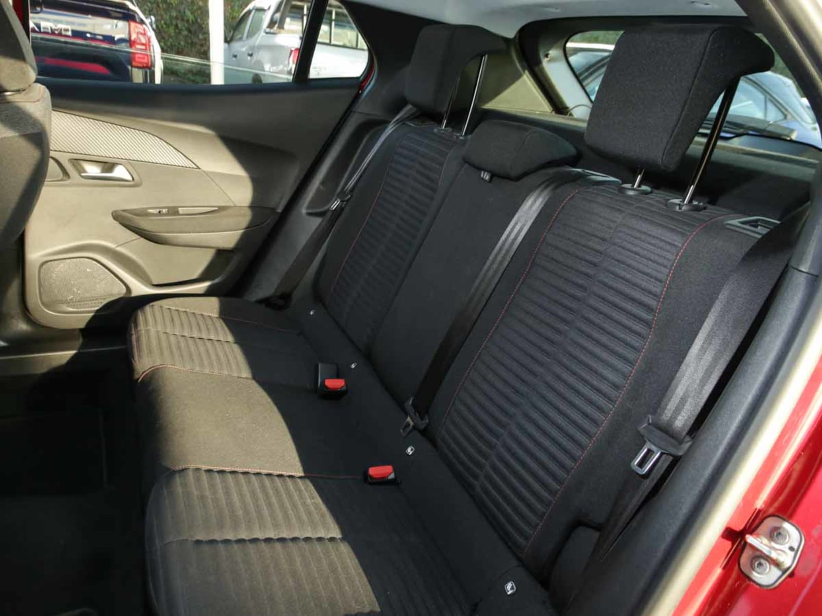 PEUGEOT 2008 PURETECH 130 1.2 2022 - Imagen 11 de 13