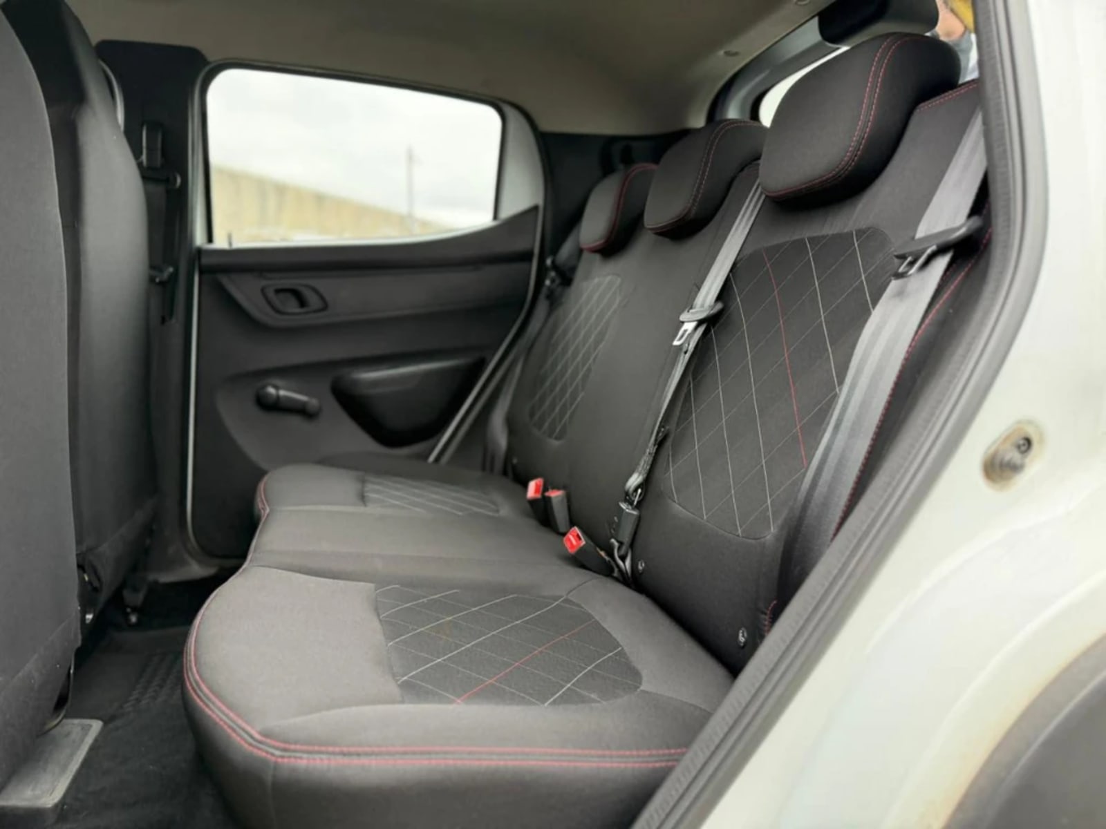 RENAULT KWID 1.0 ZEN 4X2 HB MT 5P 2023 - Imagen 19 de 20