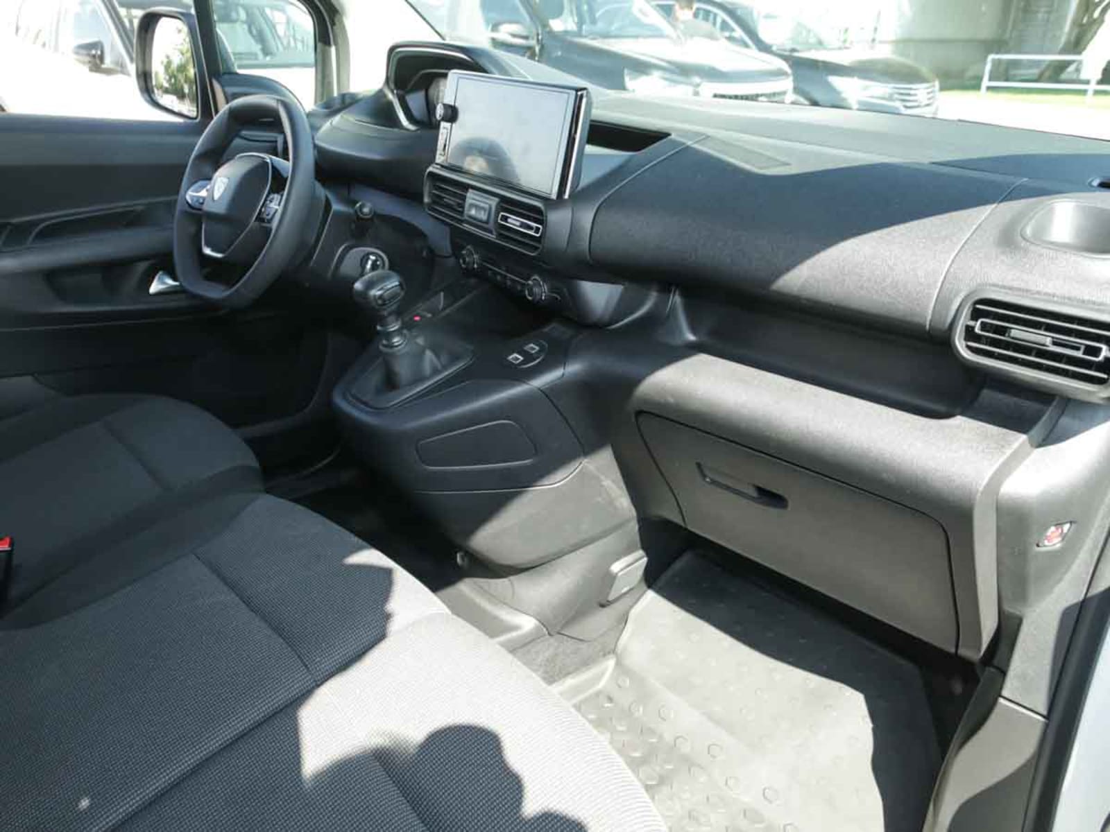 PEUGEOT PARTNER MCA L1 DIESEL 100HP MT 2026 - Imagen 11 de 13