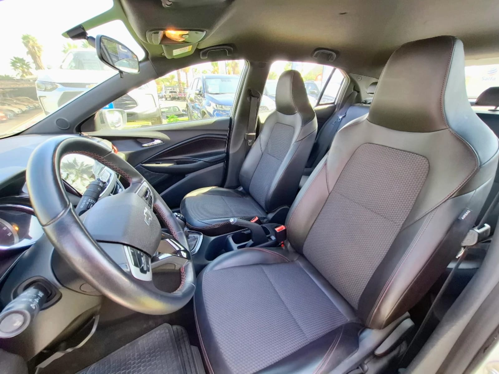CHEVROLET ONIX 1.0T RS R 4X2 HB MT 5P 2024 - Imagen 11 de 20