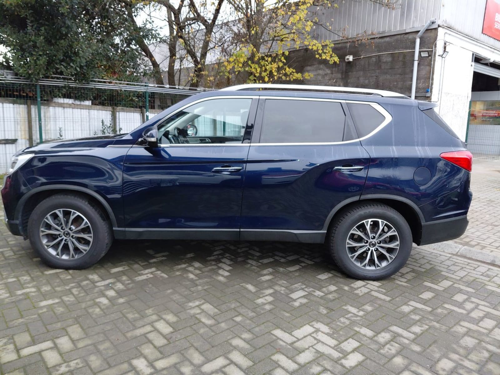 Ssangyong Rexton 2.2 Yrx211 Diesel 4x4 Full At 5p 2019 - Imagen 4 de 8