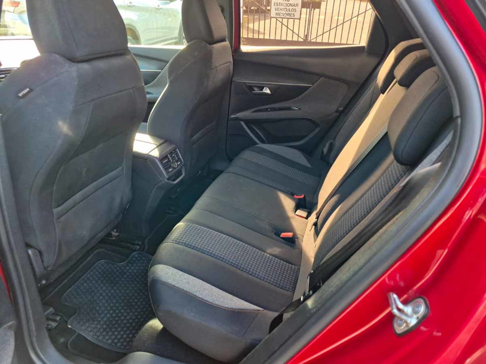 PEUGEOT 3008 ACTIVE PACK GASOLINA 130HP MT 2022 - Imagen 9 de 14