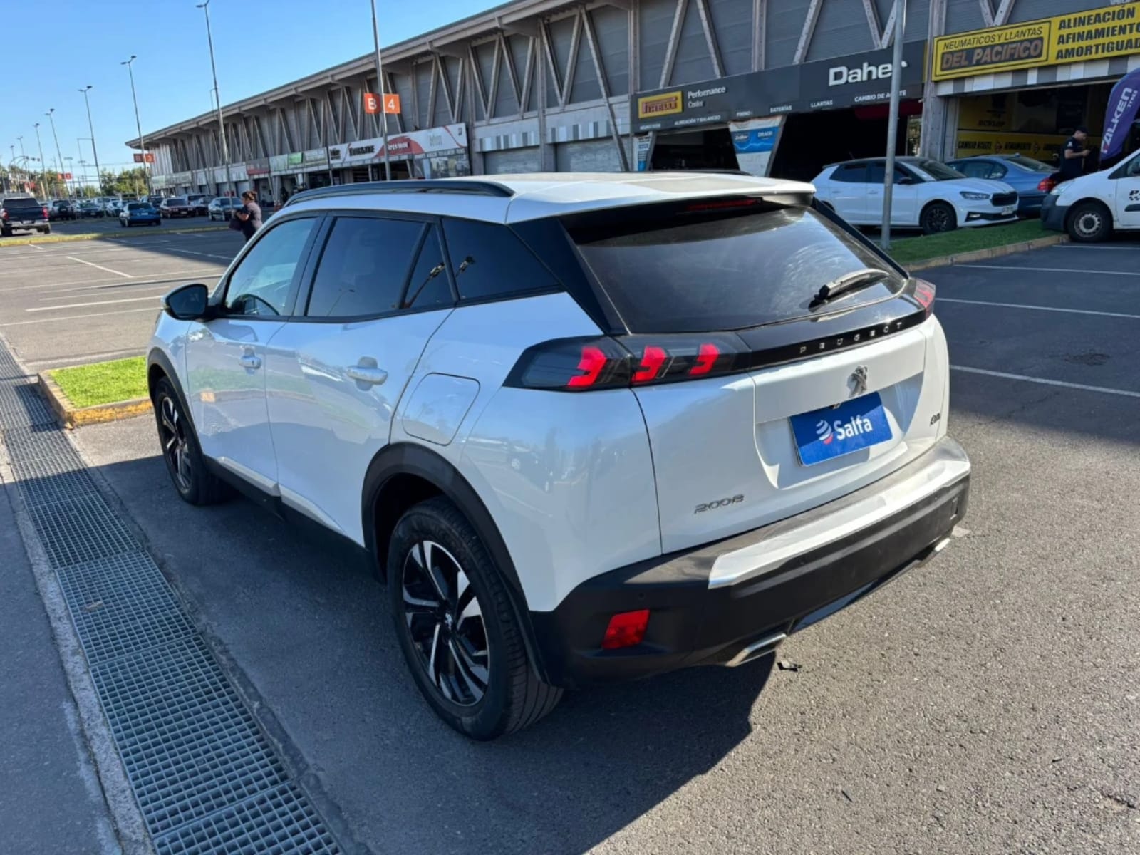 PEUGEOT 2008 1.2 ACTIVE PURETECH 4X2 130 MT 5P 2021 - Imagen 8 de 19