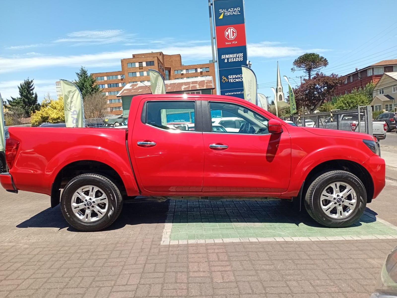 Nissan Navara 2.3d Xe Diesel 4x2 Dob.cab. Mt 4p 2024 - Imagen 8 de 8