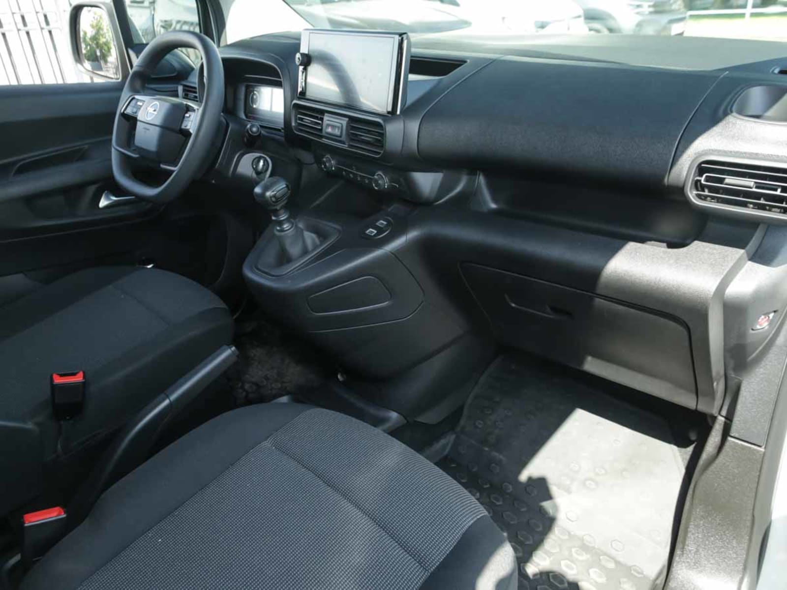OPEL COMBO DIESEL 100HP MT 2026 - Imagen 11 de 14