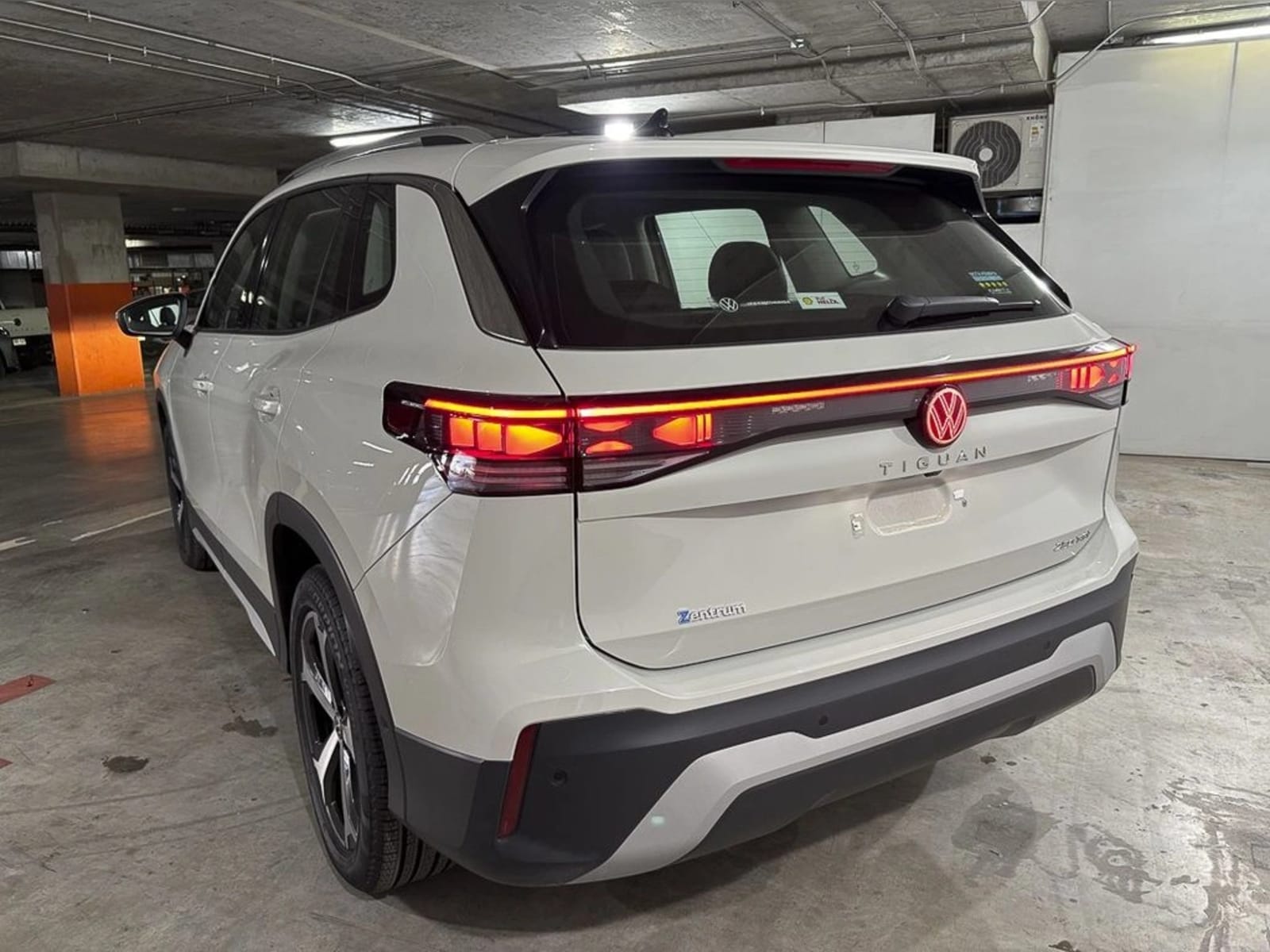 VOLKSWAGEN TIGUAN AUT 2026 - Imagen 8 de 19