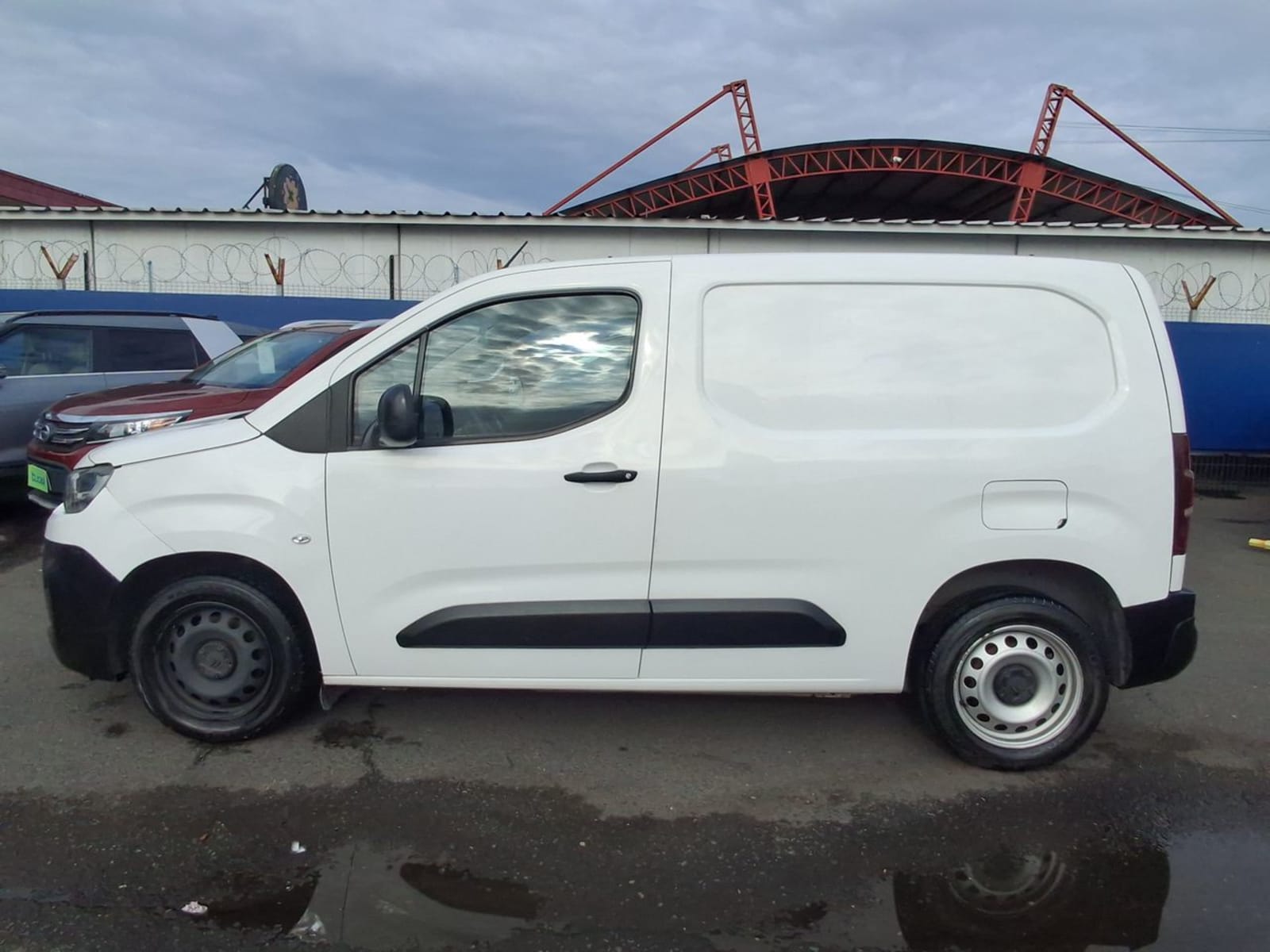 Citroen Berlingo 1.6 M Hdi Diesel 4x2 Furgon 100 Bvm Mt 5p 2020 - Imagen 4 de 8