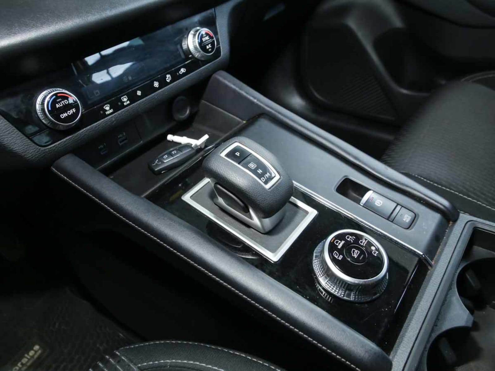 MITSUBISHI NEW OUTLANDER 4X2 AT GL 2023 - Imagen 9 de 13