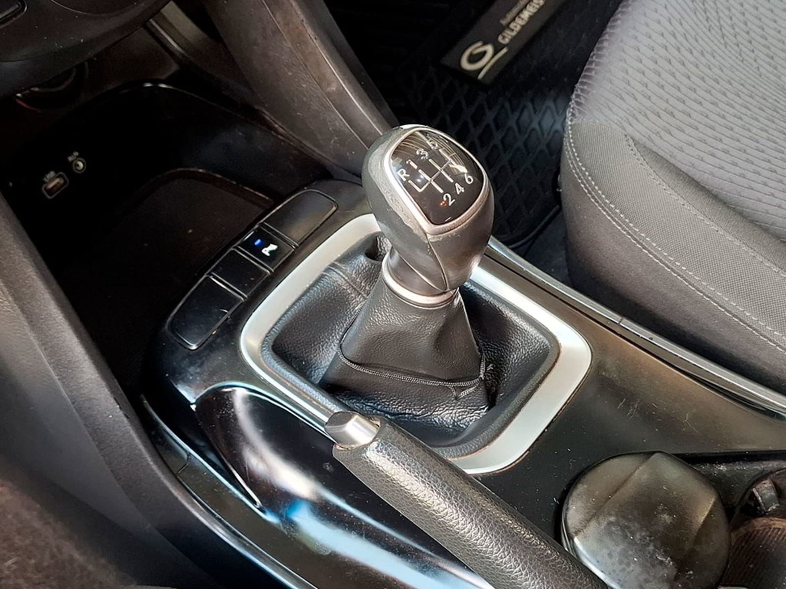 HYUNDAI SANTA FE 2.4 DM 2017 - Imagen 17 de 20