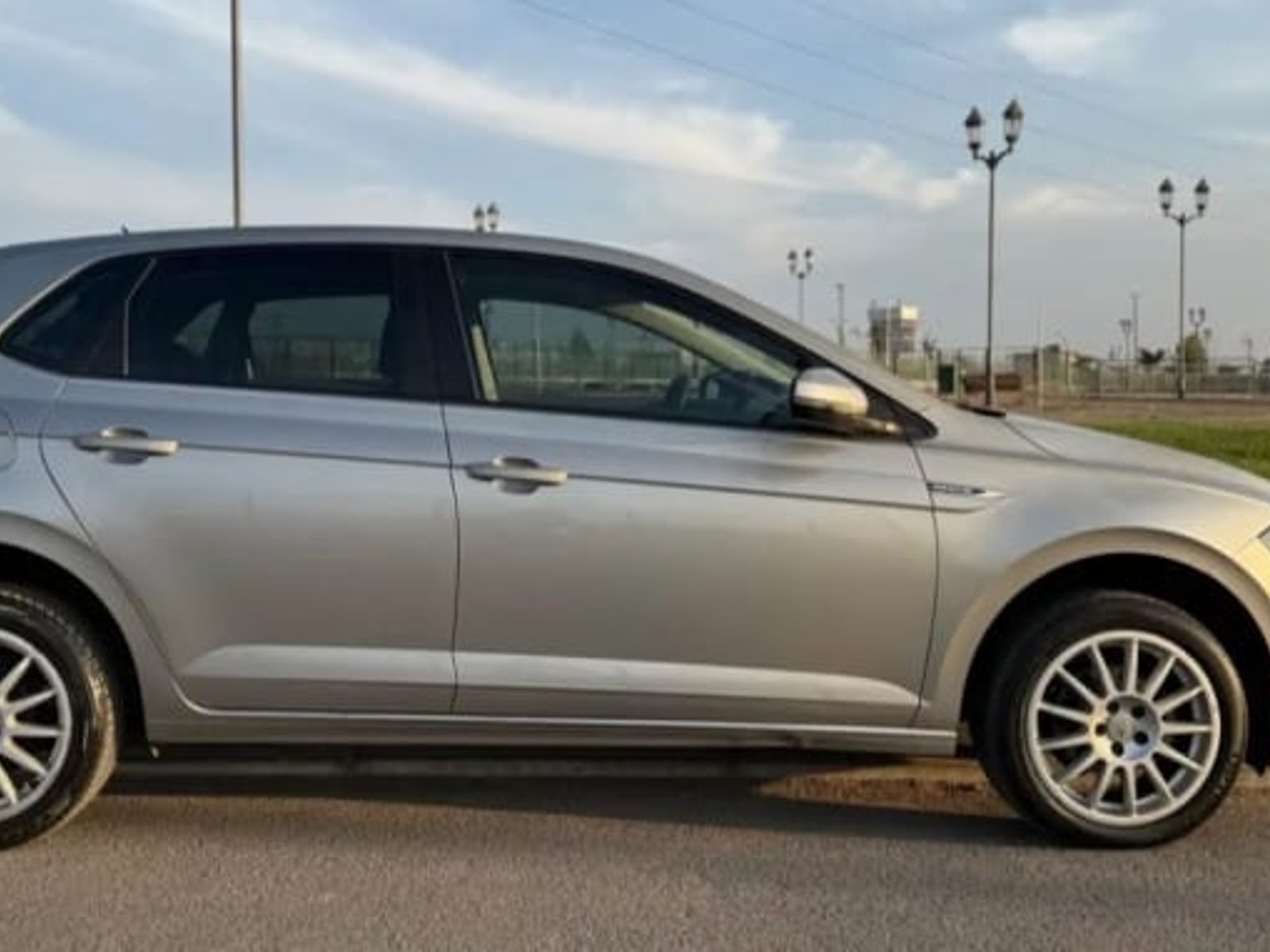 Volkswagen POLO 1 6 1.6 TRENDLINE MT 2018 - Foto 2 de 3