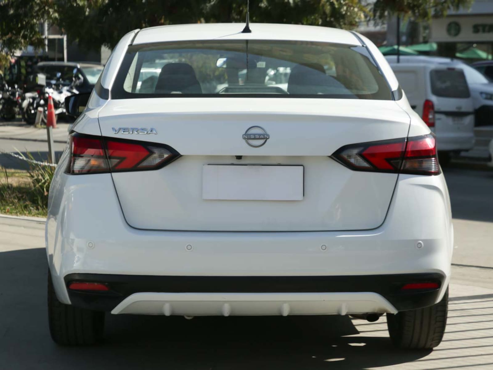 NISSAN VERSA ADVANCE 1.6 AUT 2024 - Imagen 5 de 13