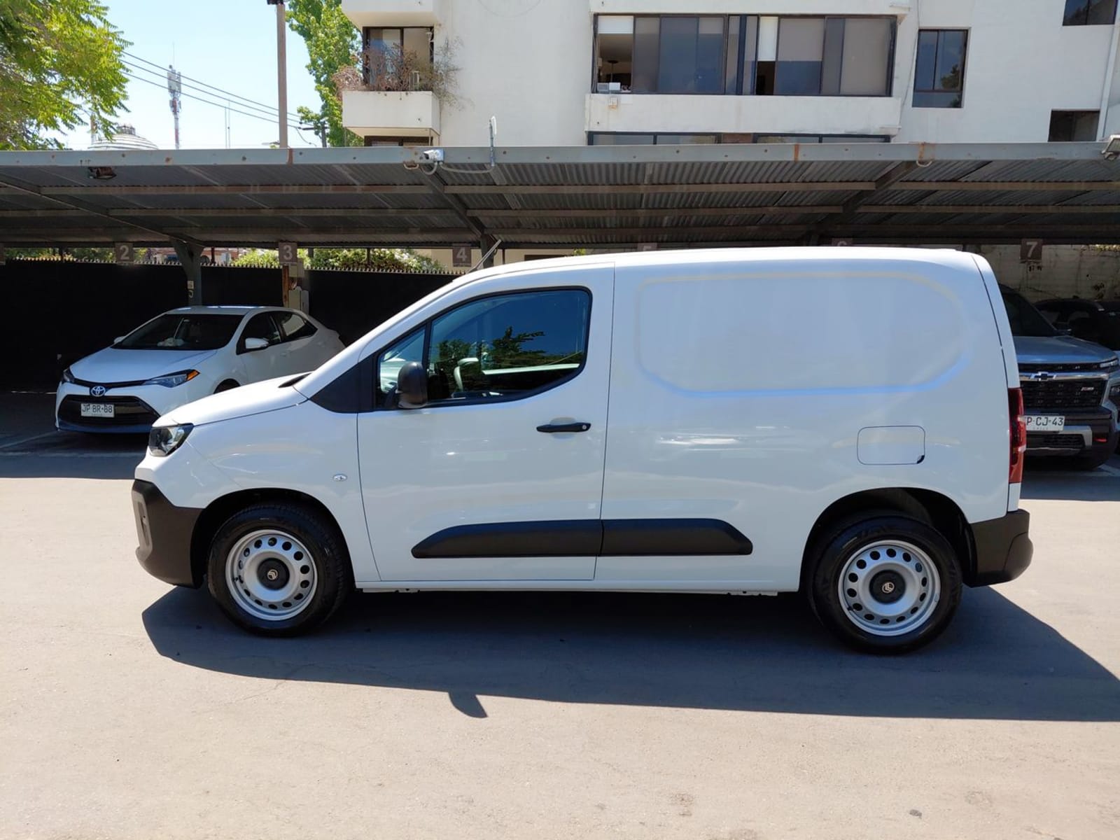 Citroen Berlingo 1.5 Hdi M Diesel 100 4x2 Furgon Euro 6 Bvm Mt 5p 2025 - Imagen 4 de 8